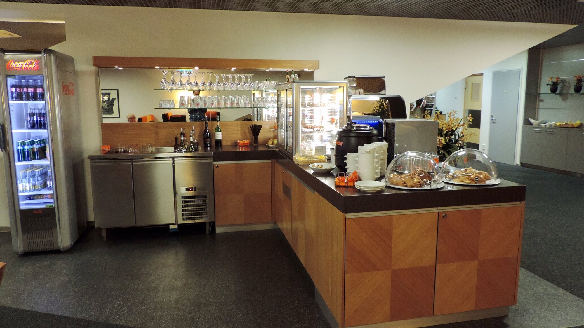 #3 of 5 images of Tallinn Airport LHV Lounge