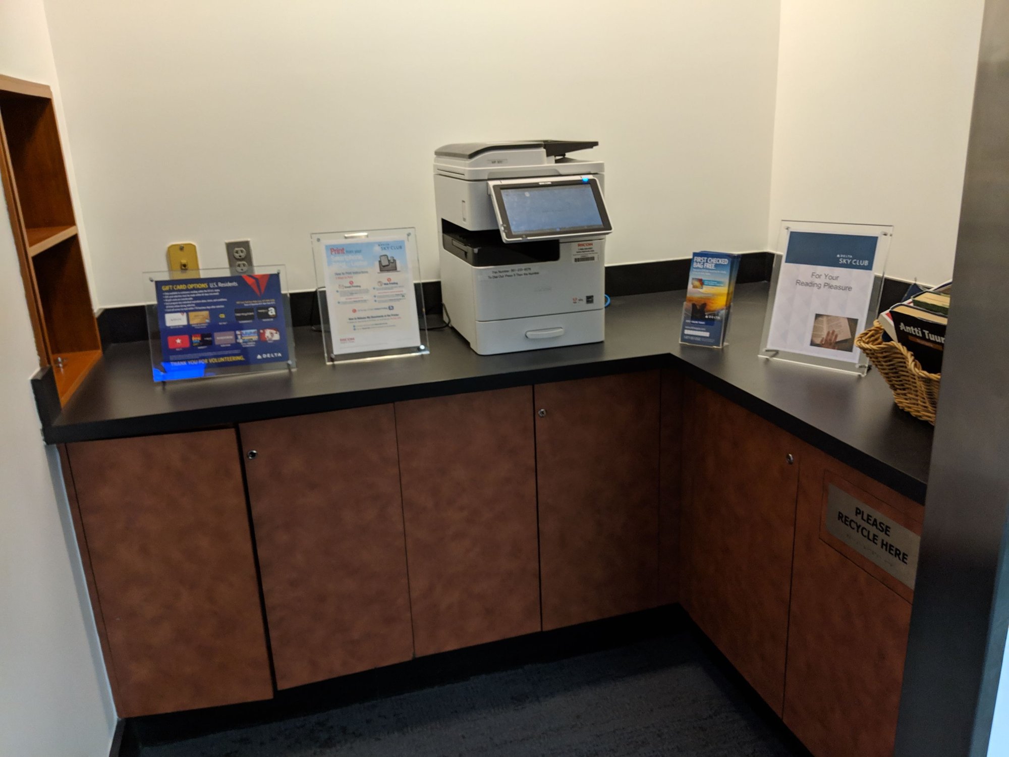 #2 of 5 images of Delta Sky Club