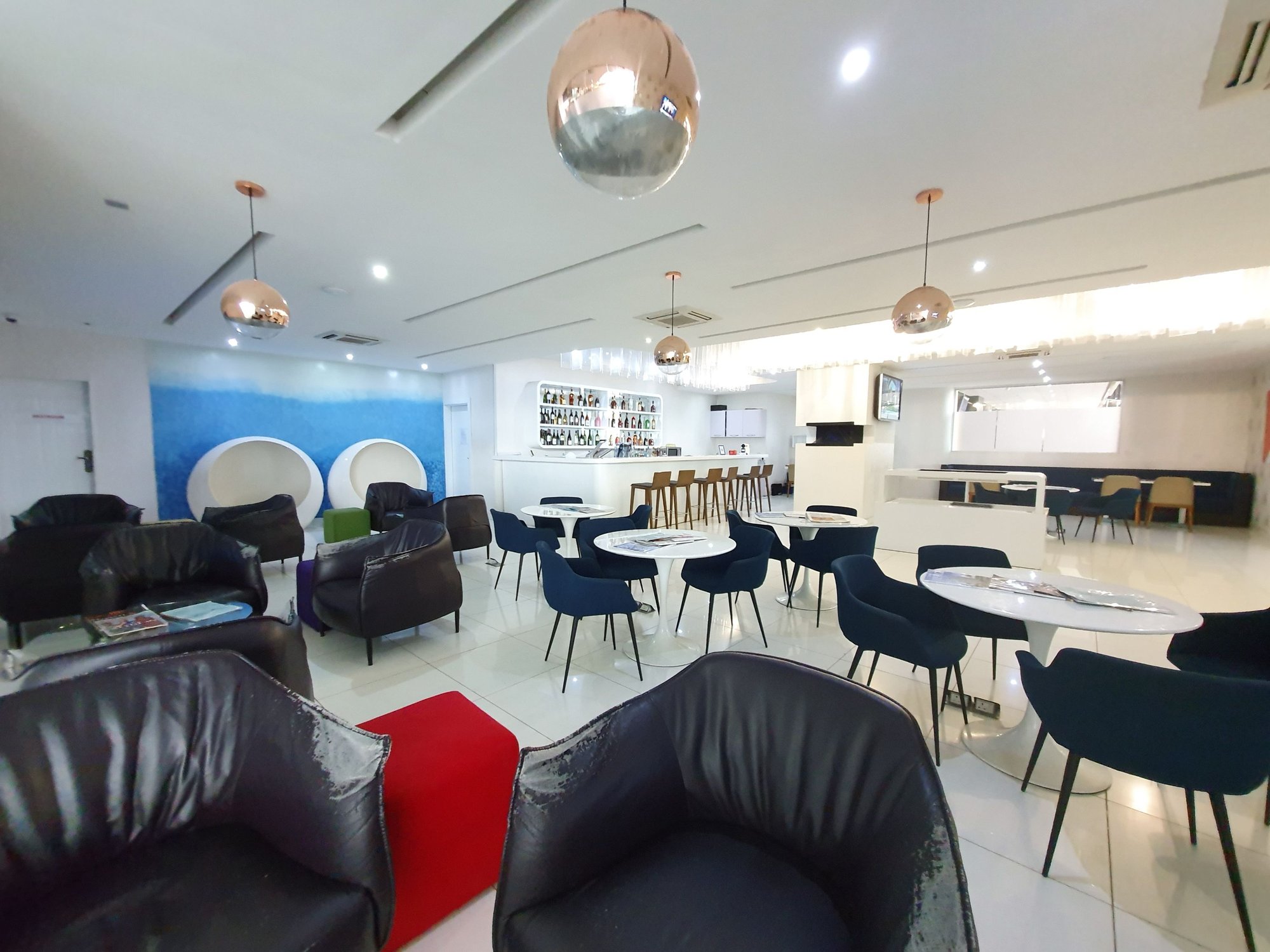 #5 of 5 images of First Lounge