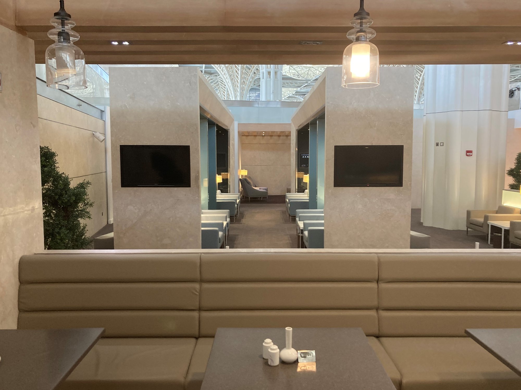 #3 of 5 images of Primeclass Lounge
