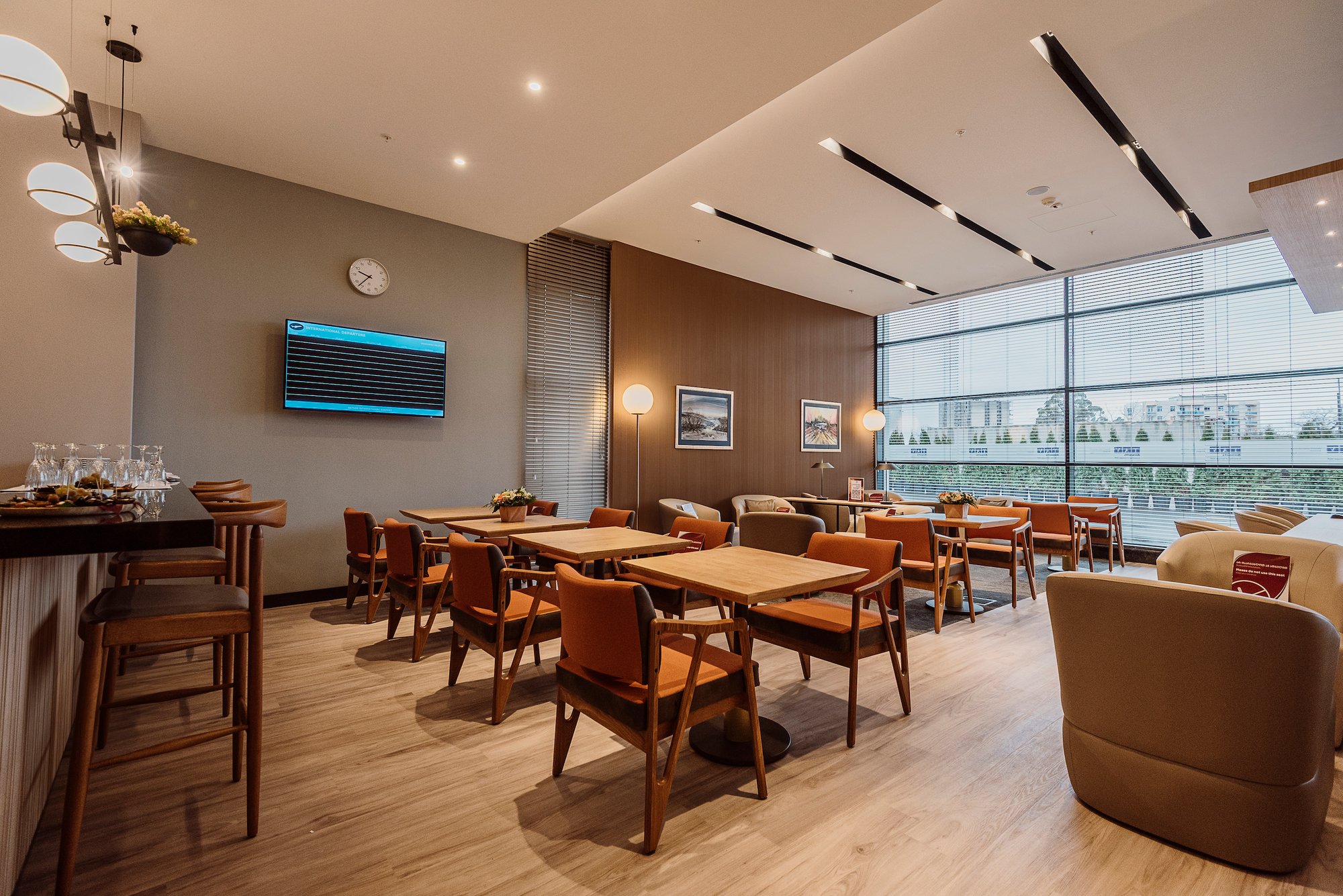 #2 of 5 images of Primeclass Lounge