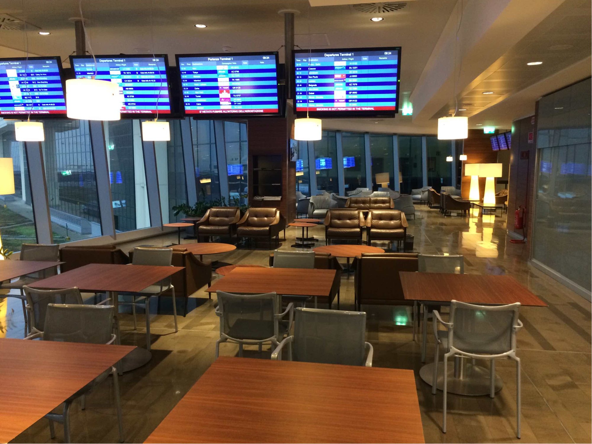 #5 of 5 images of Montale Exclusive Lounge