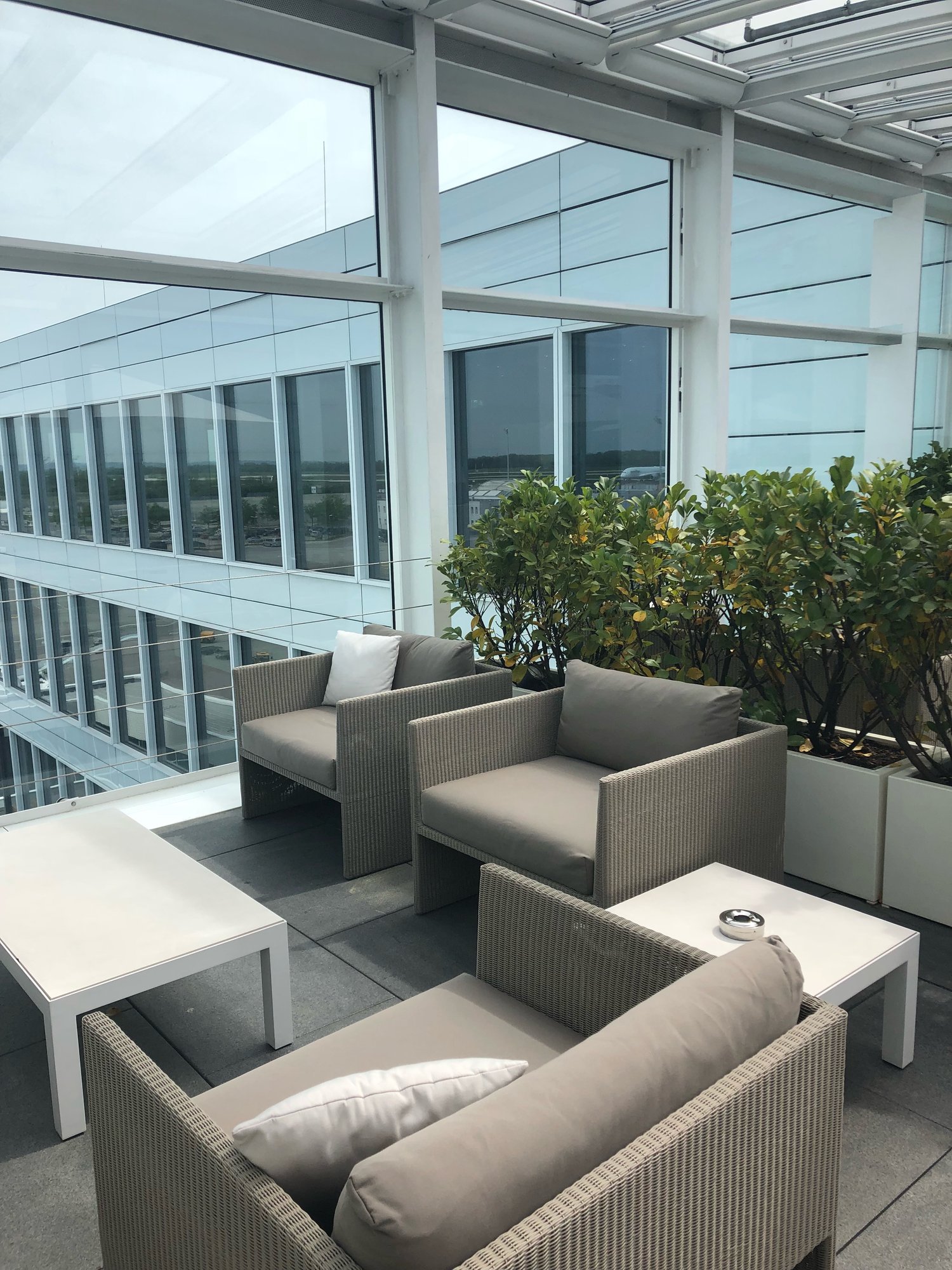 #3 of 5 images of Lufthansa First Class Lounge