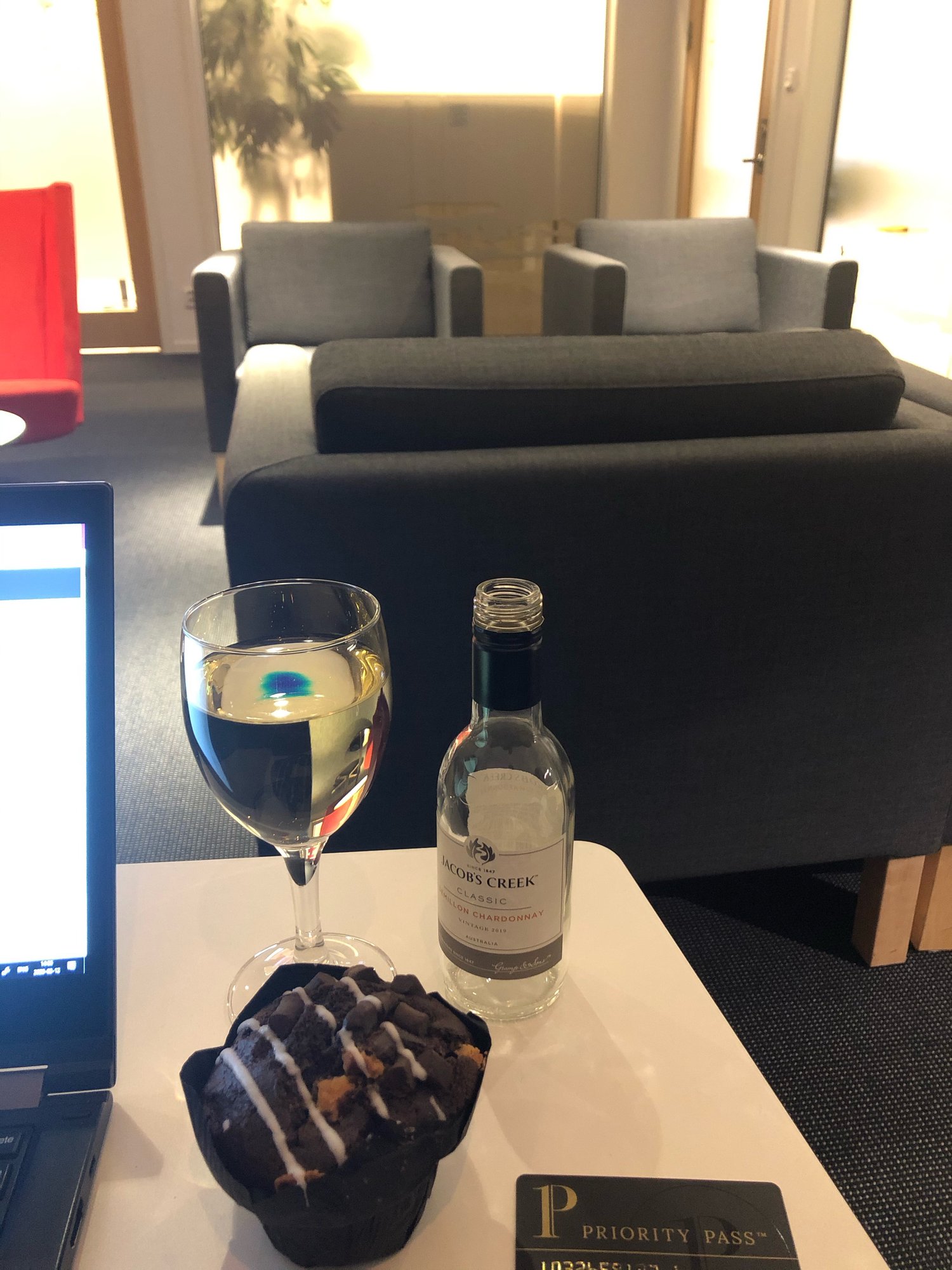#5 of 5 images of Comfort Lounge