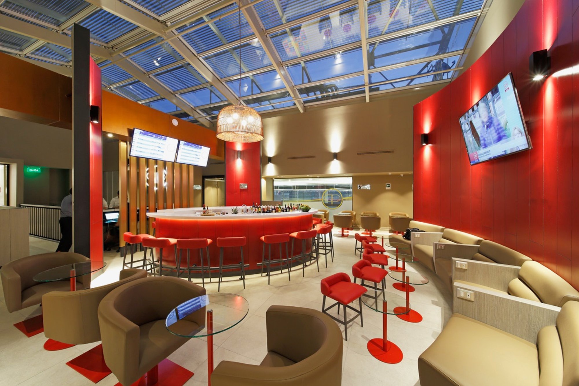 #3 of 5 images of Primeclass Condor Lounge