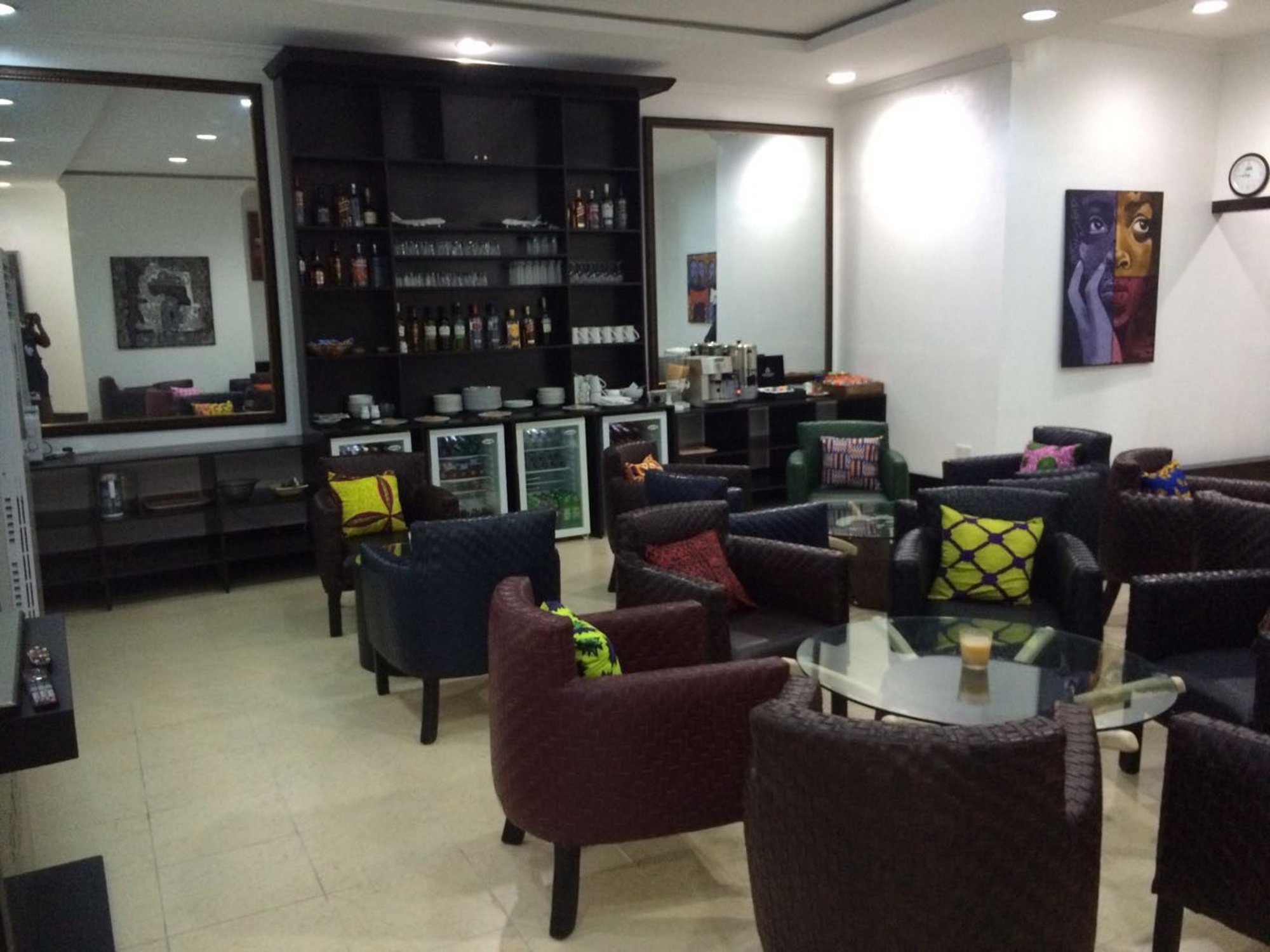 #4 of 5 images of SDS Llegada Arrival Lounge (D-Wing)