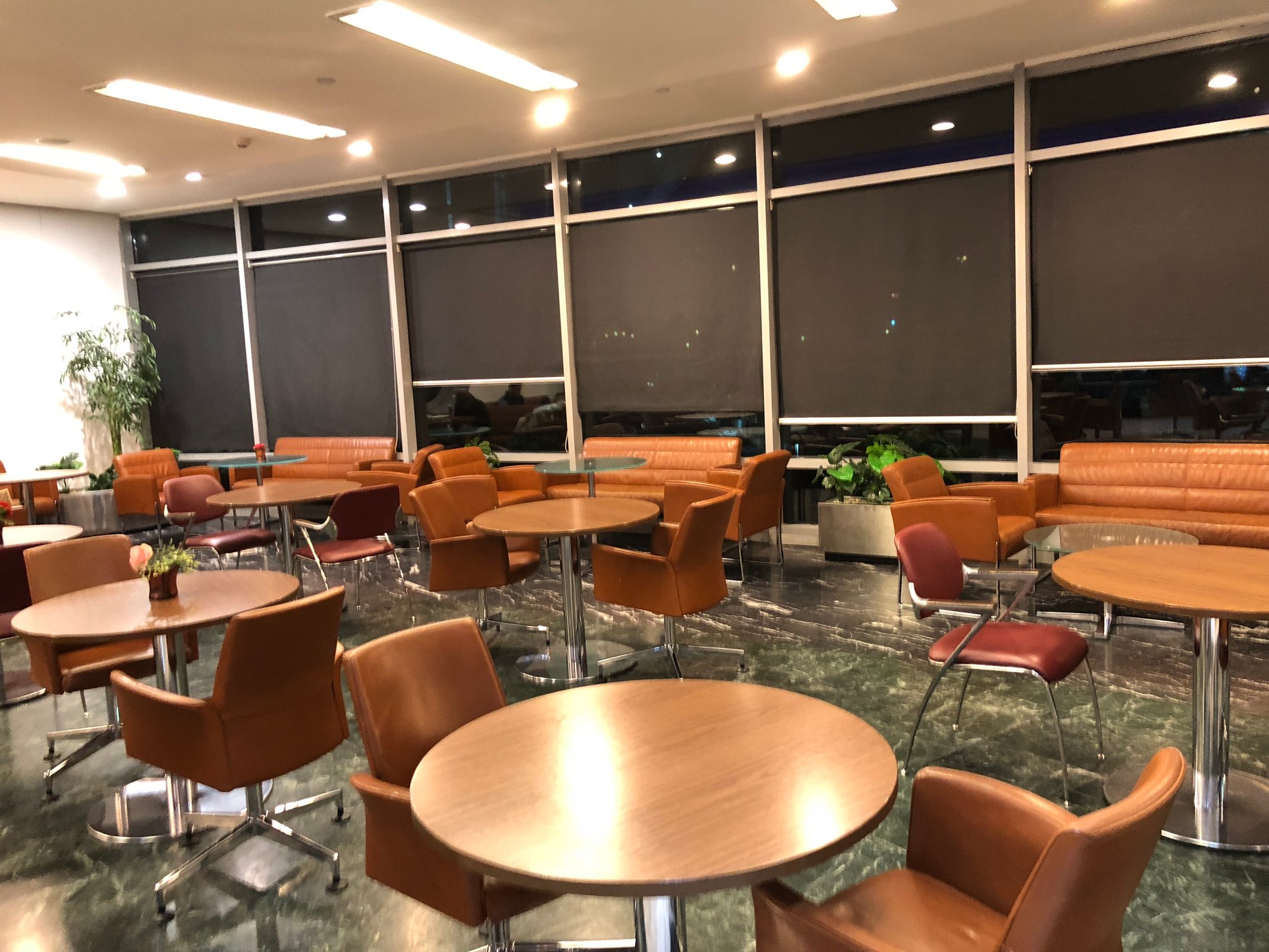#2 of 5 images of First Class Lounge