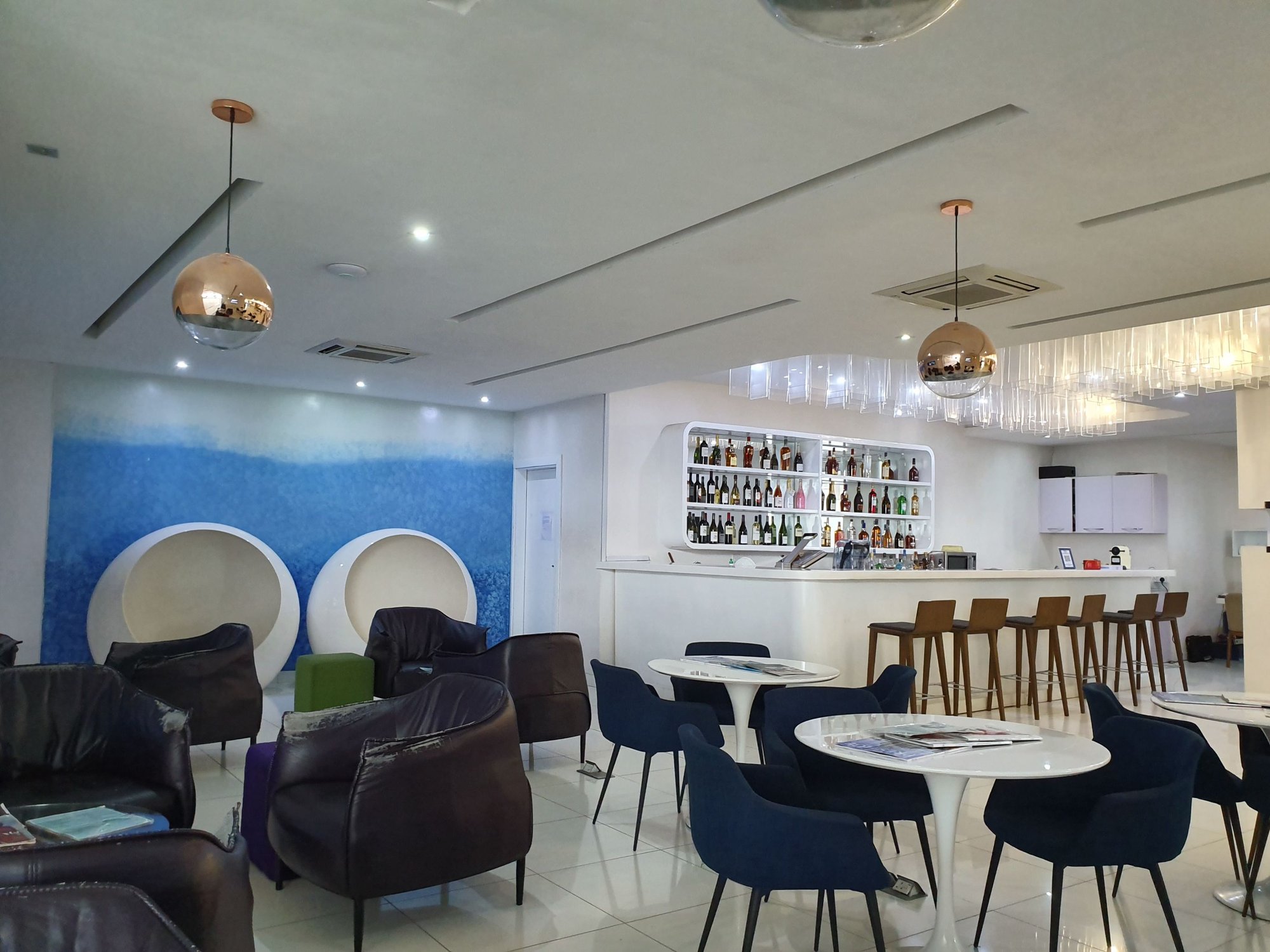 #1 of 5 images of First Lounge