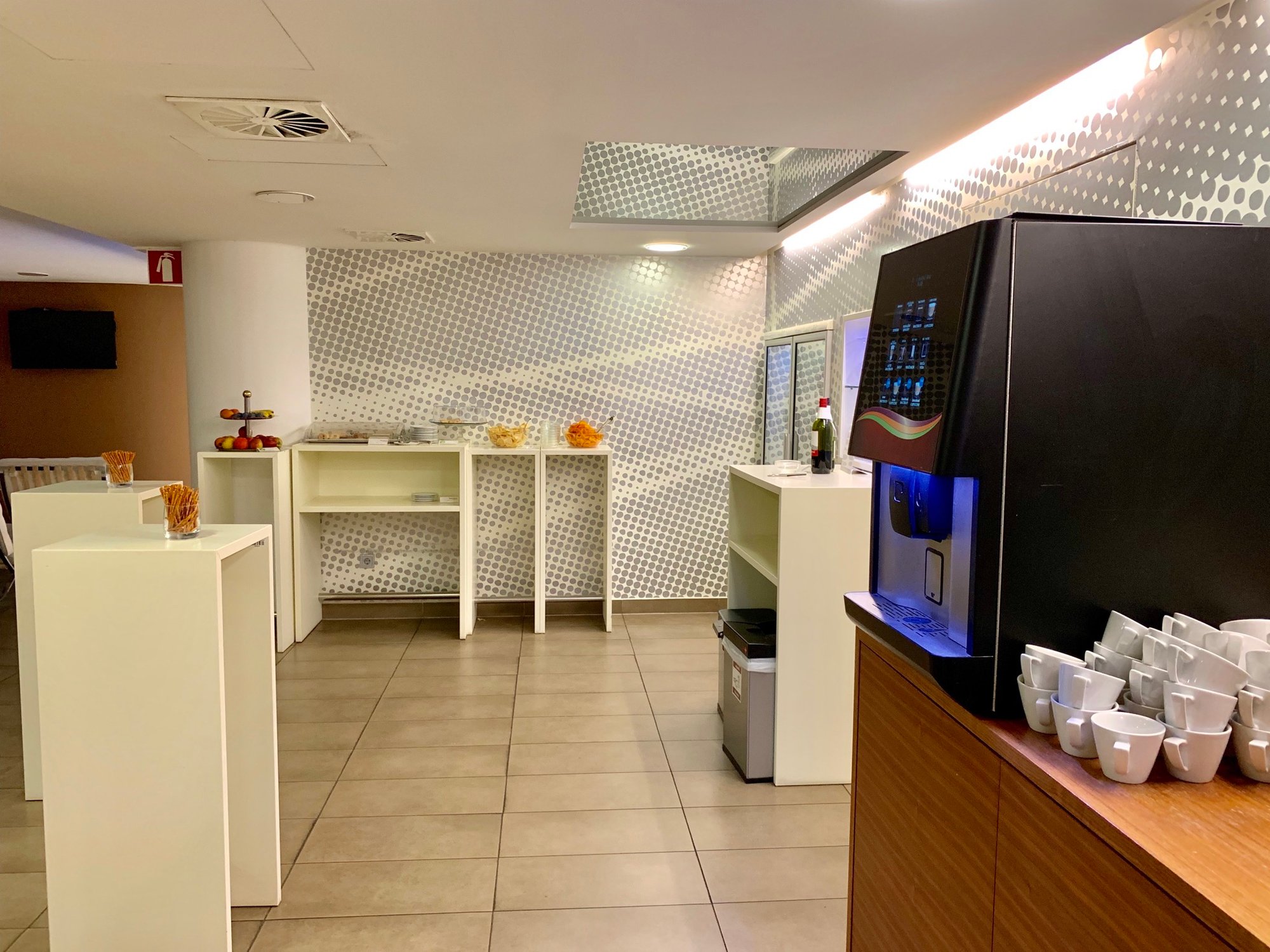 #4 of 5 images of Business Lounge