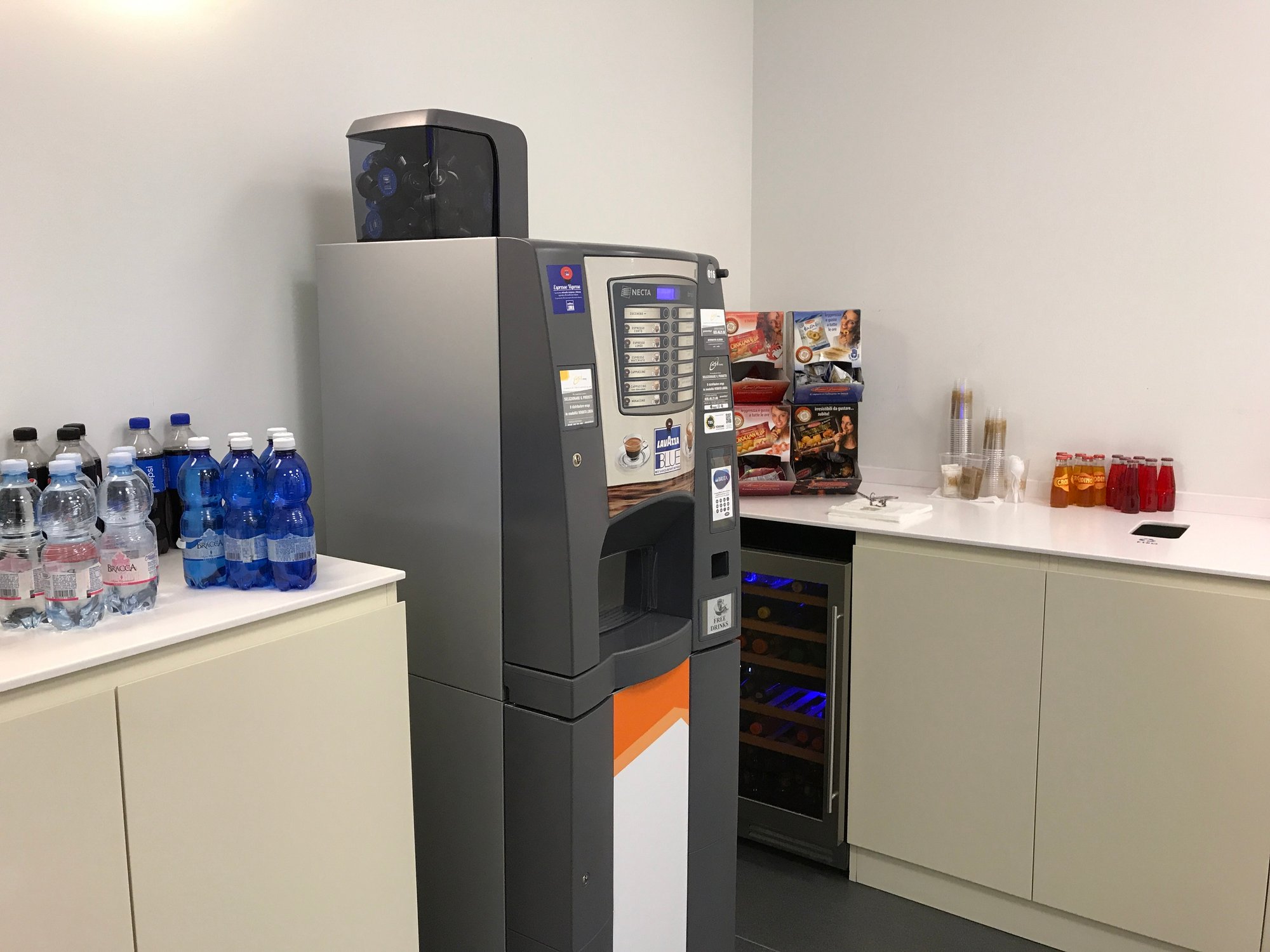 #5 of 5 images of LANDSIDE VIP LOUNGE