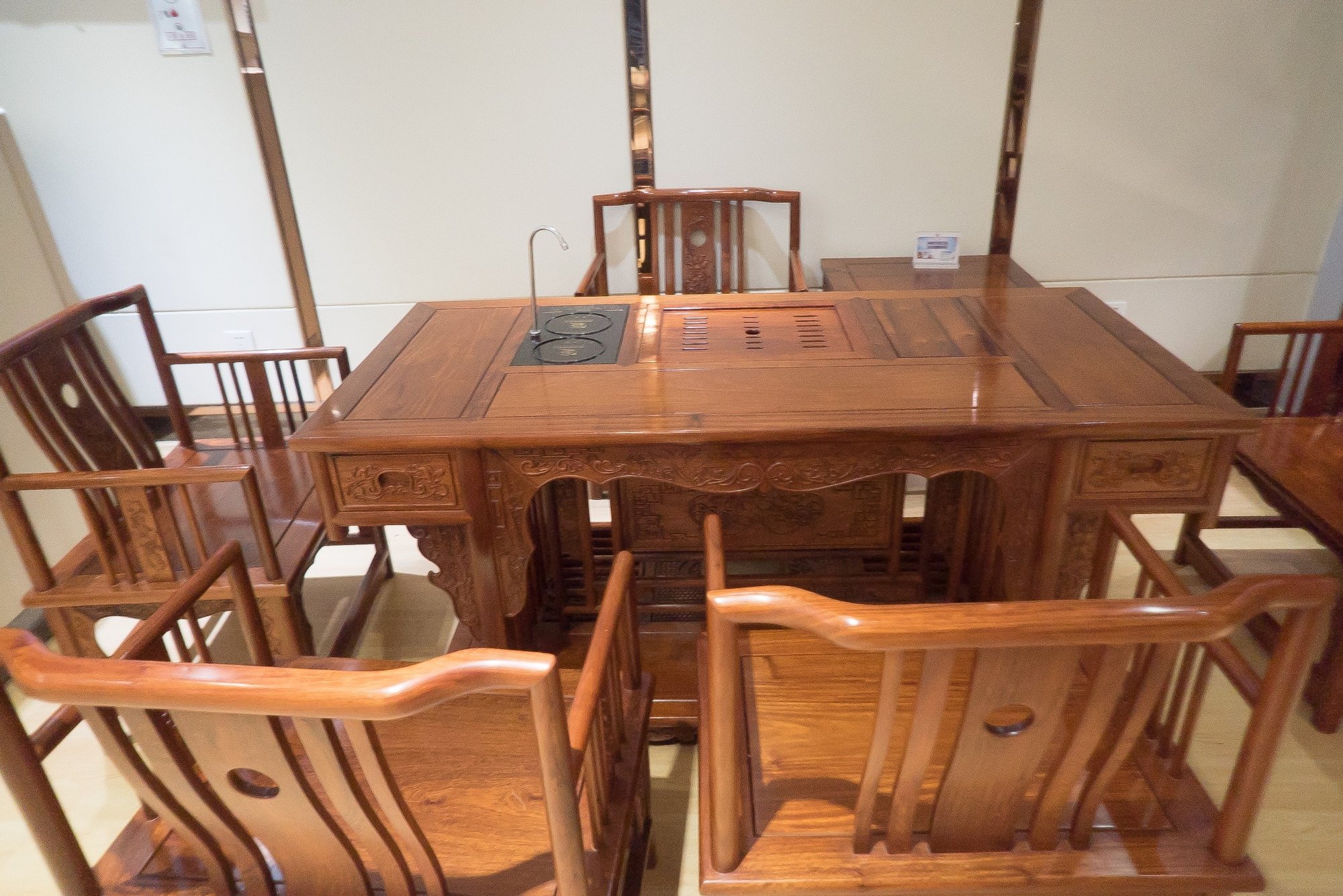 #5 of 5 images of Lucky Air Lounge