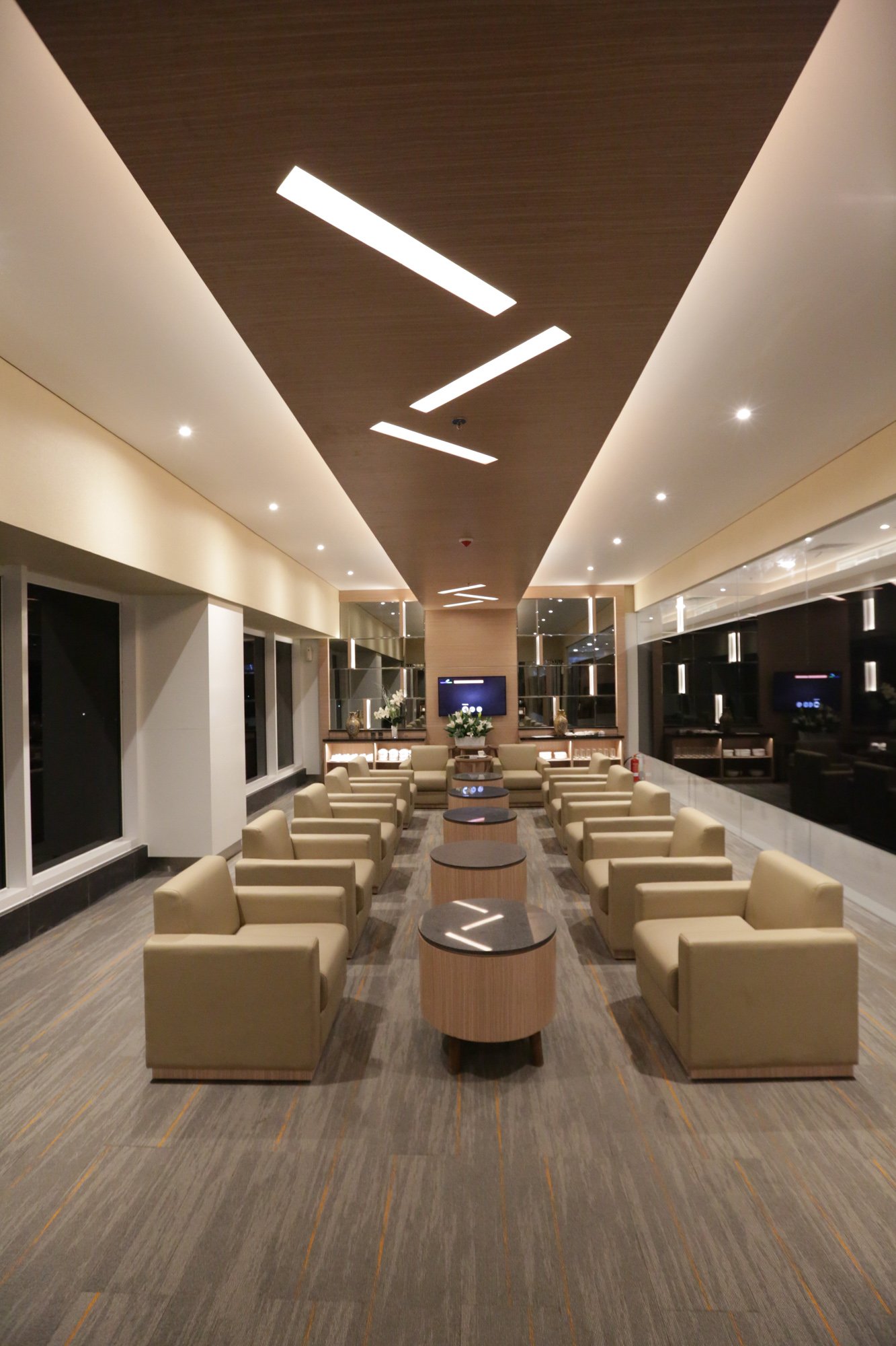 #2 of 3 images of Concordia Lounge