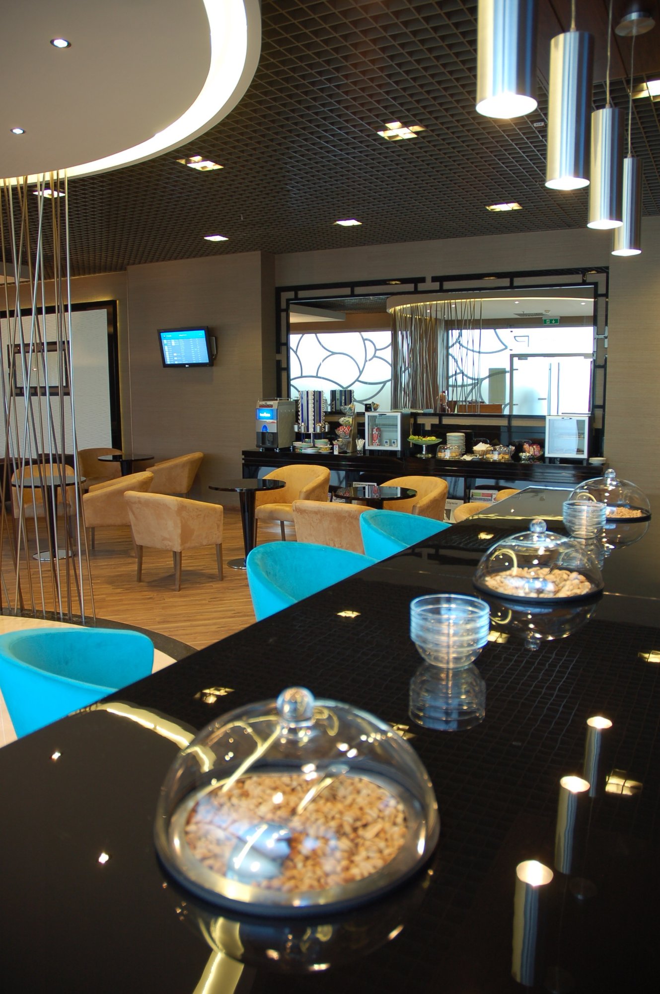 #4 of 5 images of Platinum Lounge