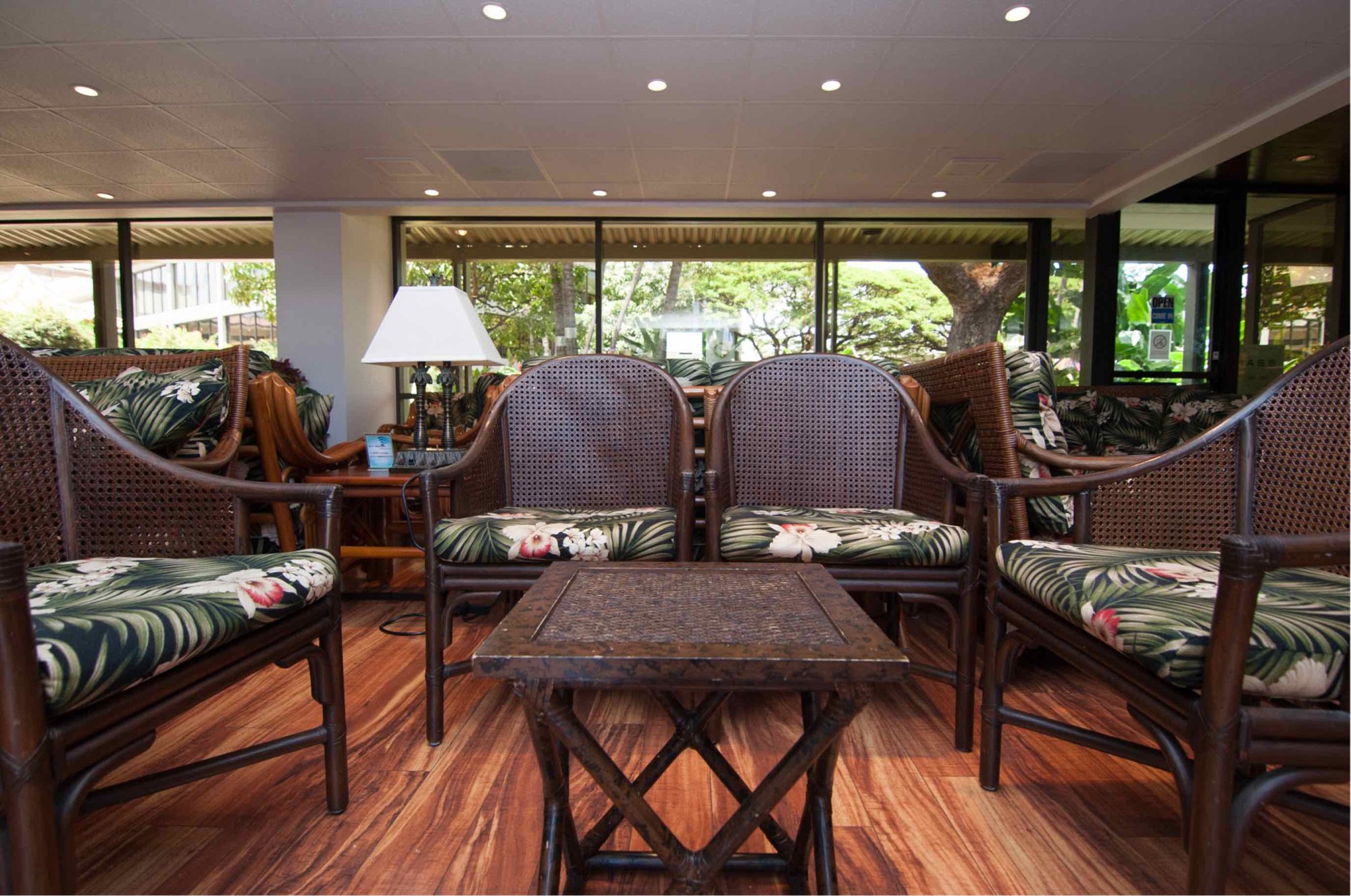 #4 of 5 images of IASS Hawaii Lounge