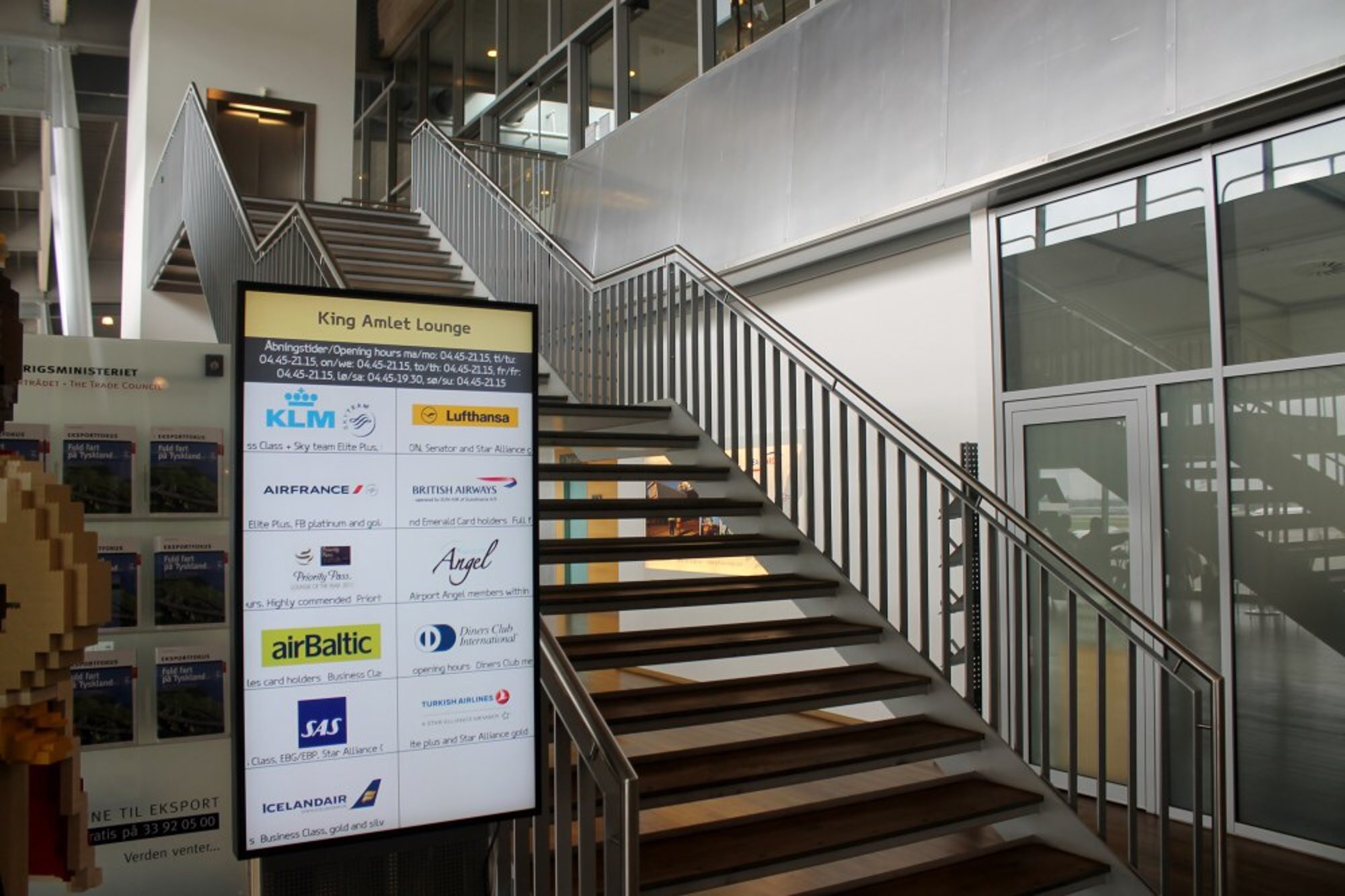 #5 of 5 images of King Amlet Lounge