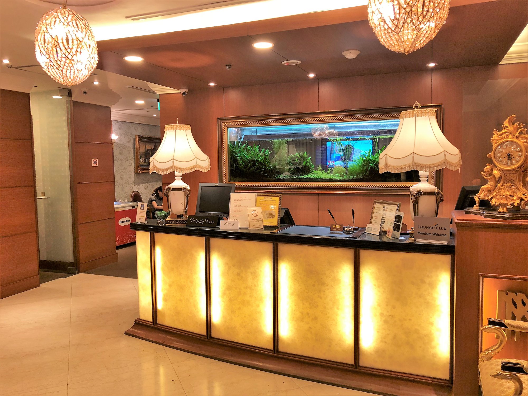#4 of 5 images of More Premium Lounge