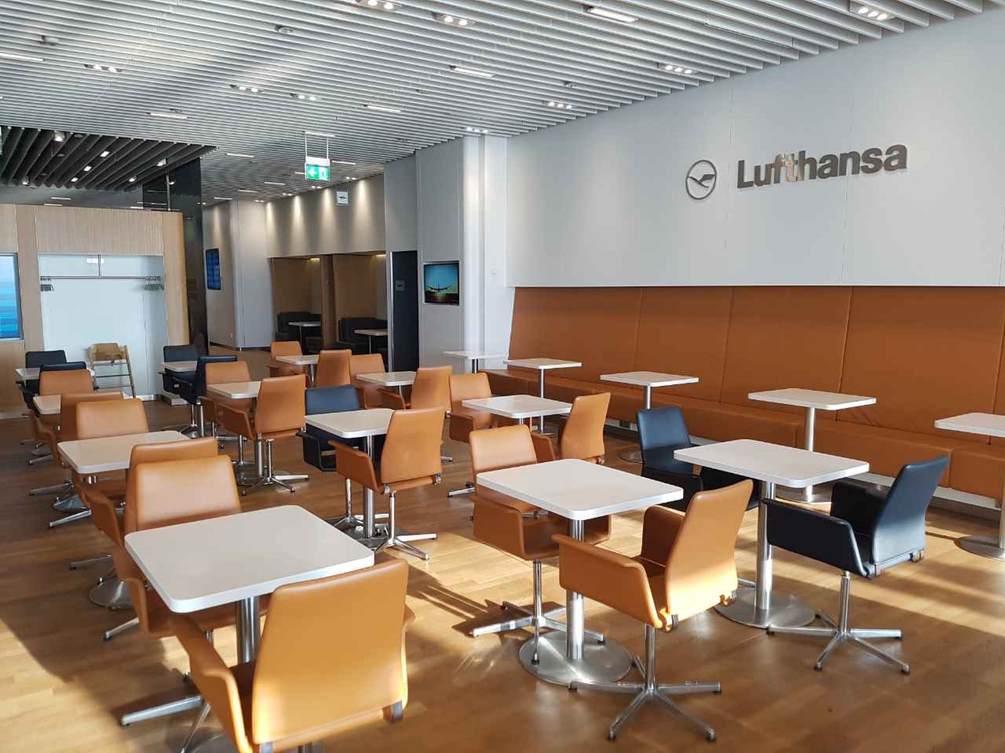 #1 of 5 images of Lufthansa Senator Lounge (Non-Schengen)