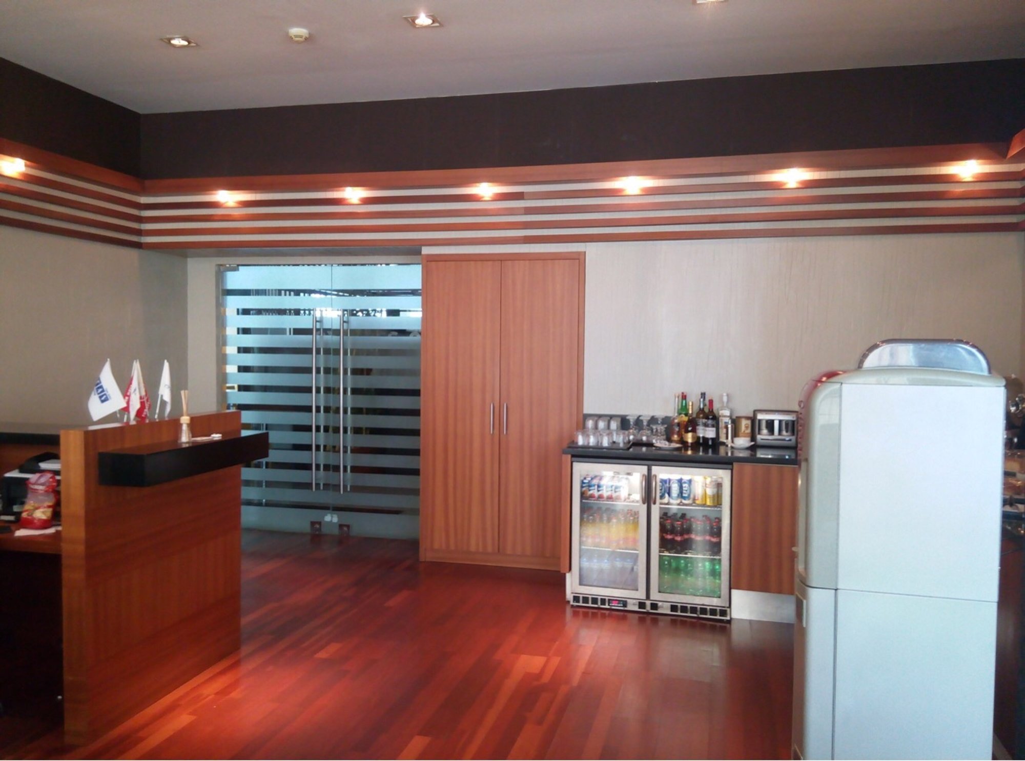#2 of 2 images of Primeclass Lounge (Temporarily Closed)