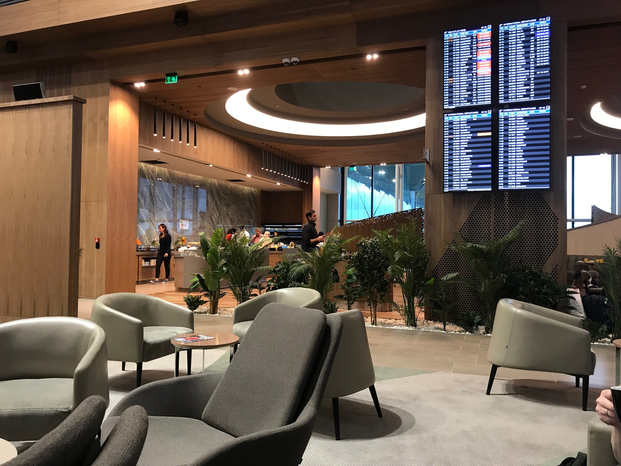 #5 of 5 images of IGA Lounge