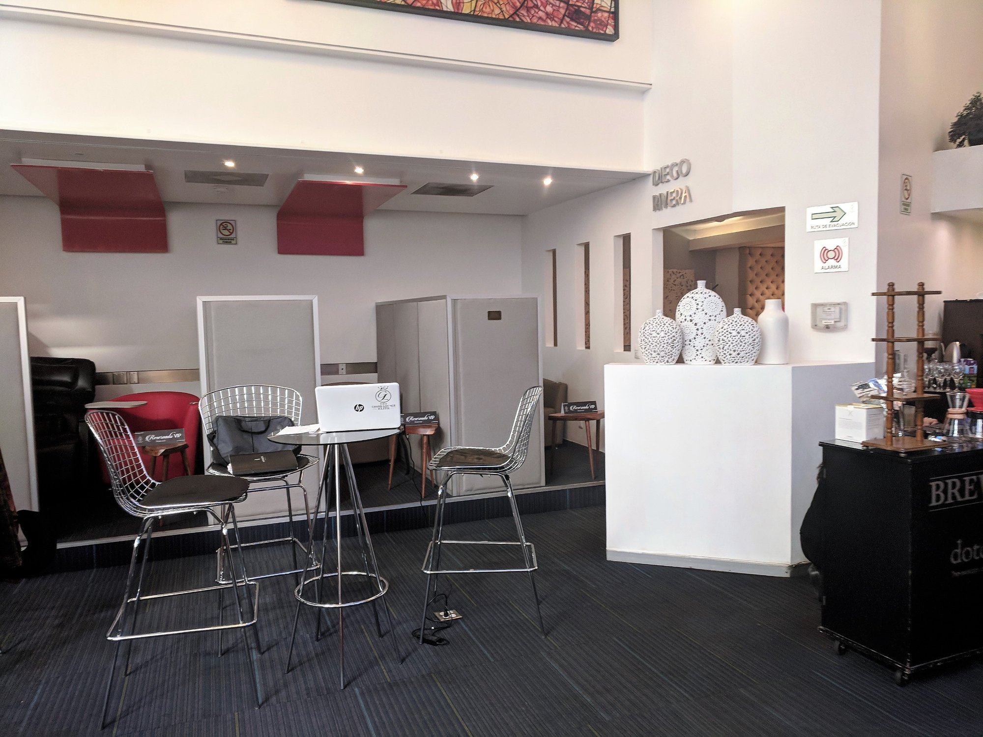 #3 of 5 images of Salon The Grand Lounge Elite