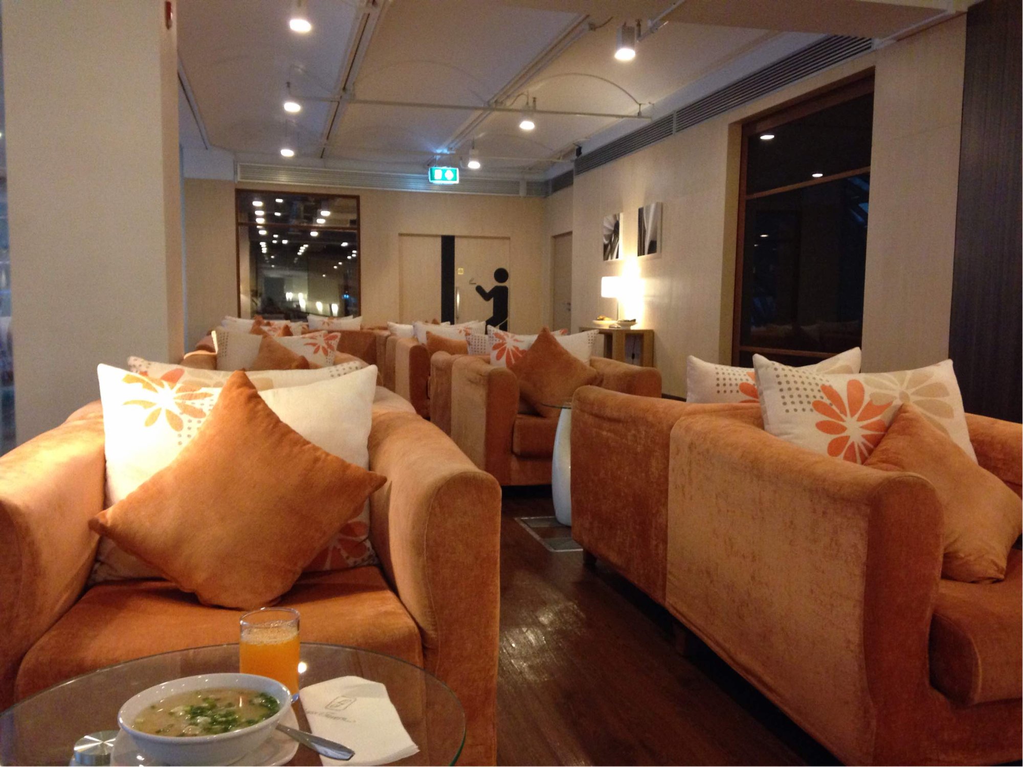 #1 of 5 images of Salon Première classe Miracle