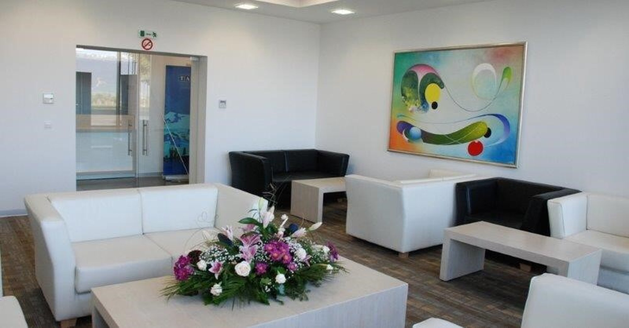 #2 of 3 images of Primeclass CIP Lounge