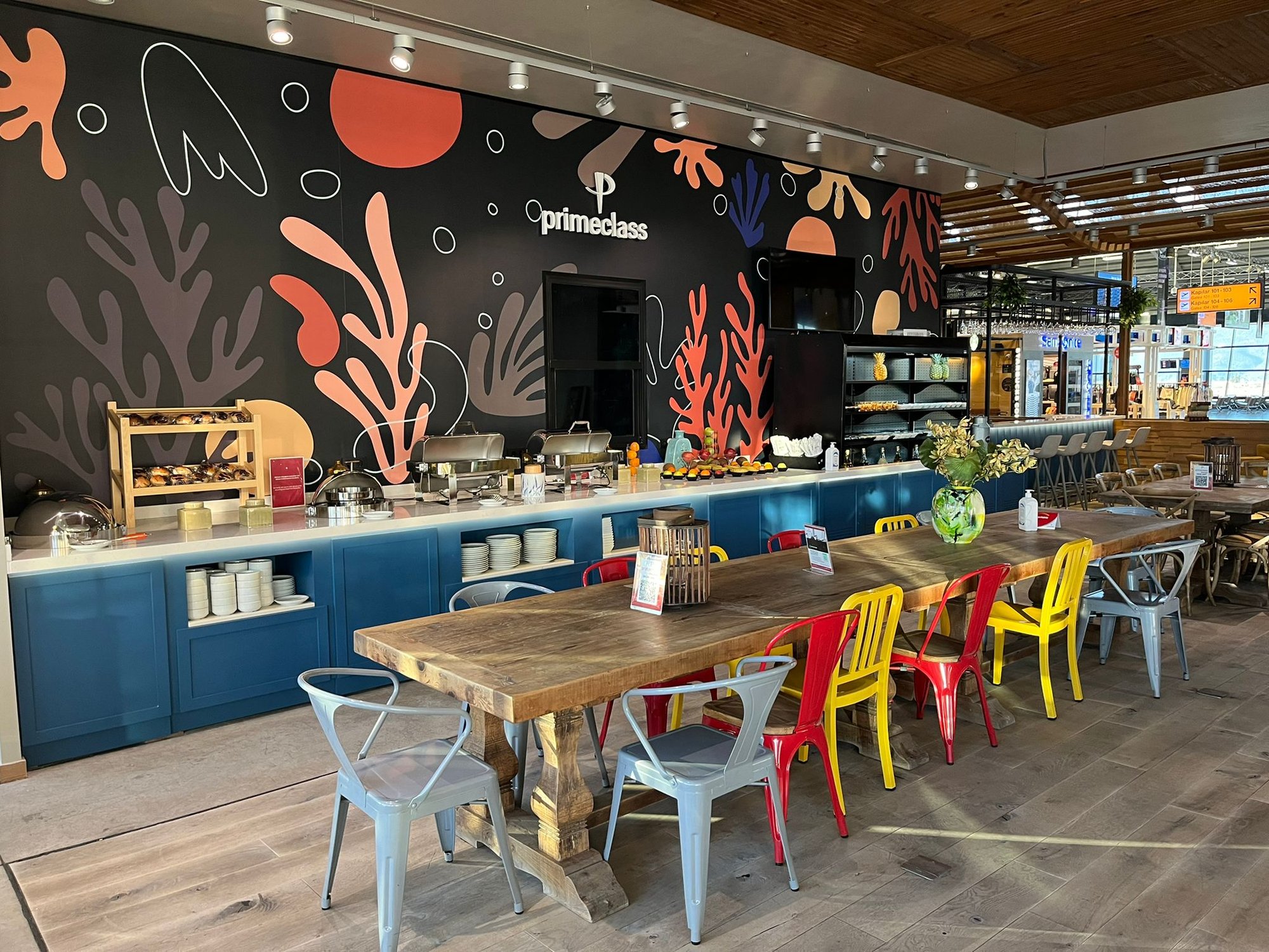 #5 of 5 images of Primeclass Lounge