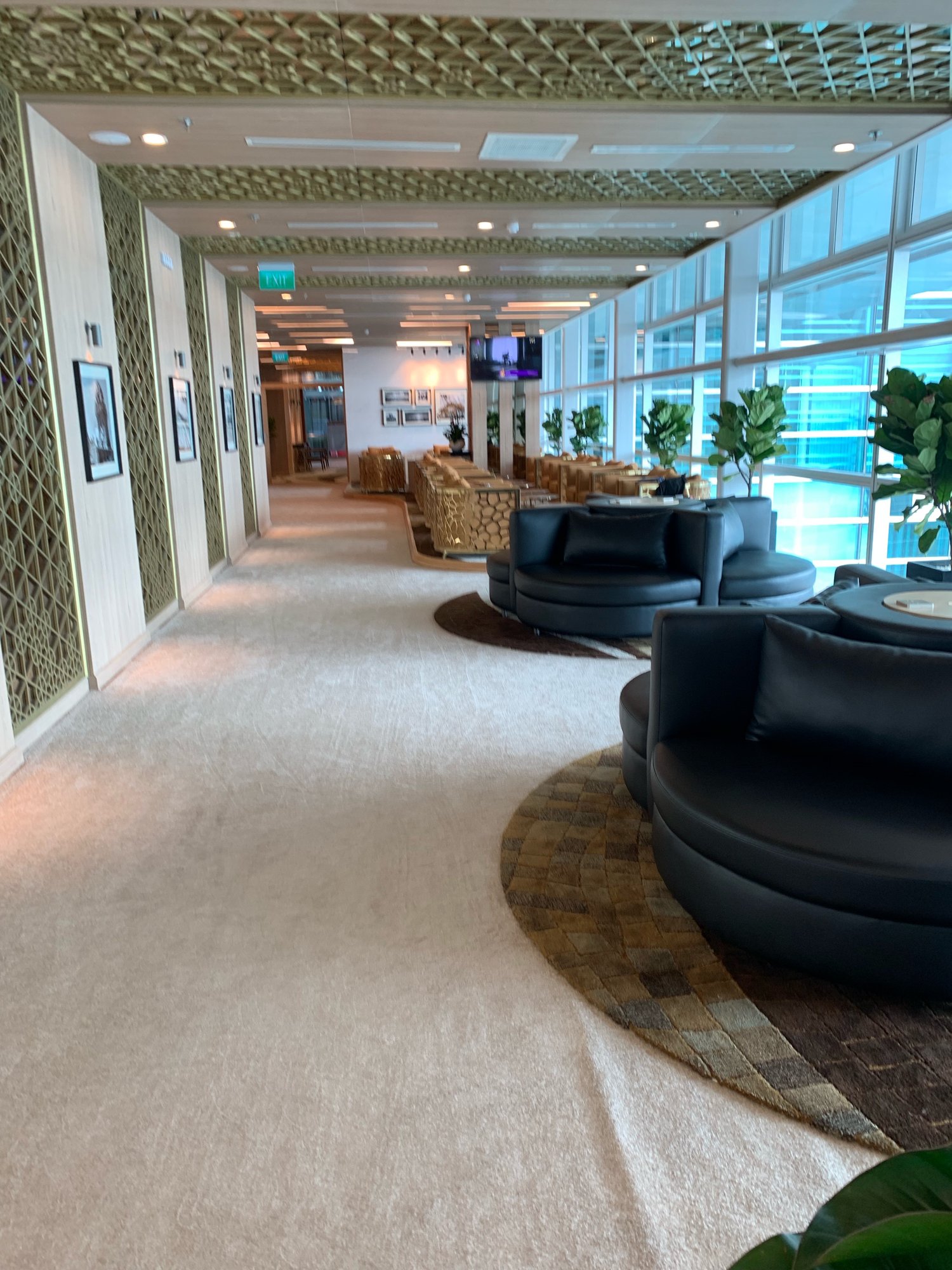 #3 of 3 images of Vanda Lounge