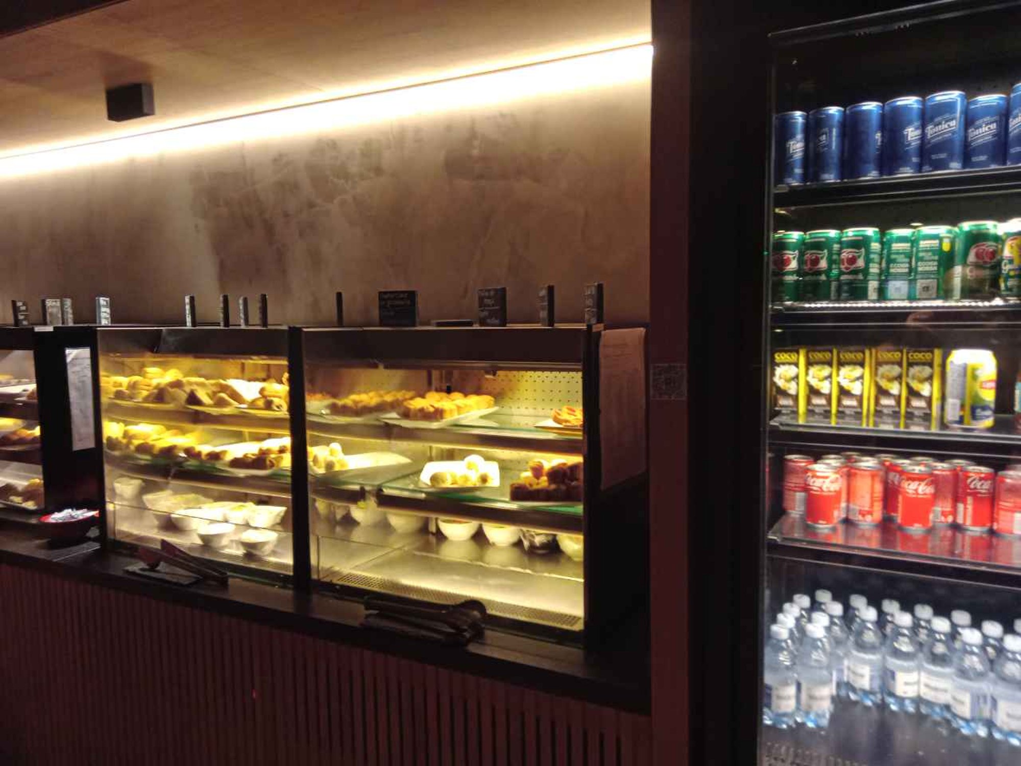 #2 of 5 images of Plaza Premium Lounge (Landside)