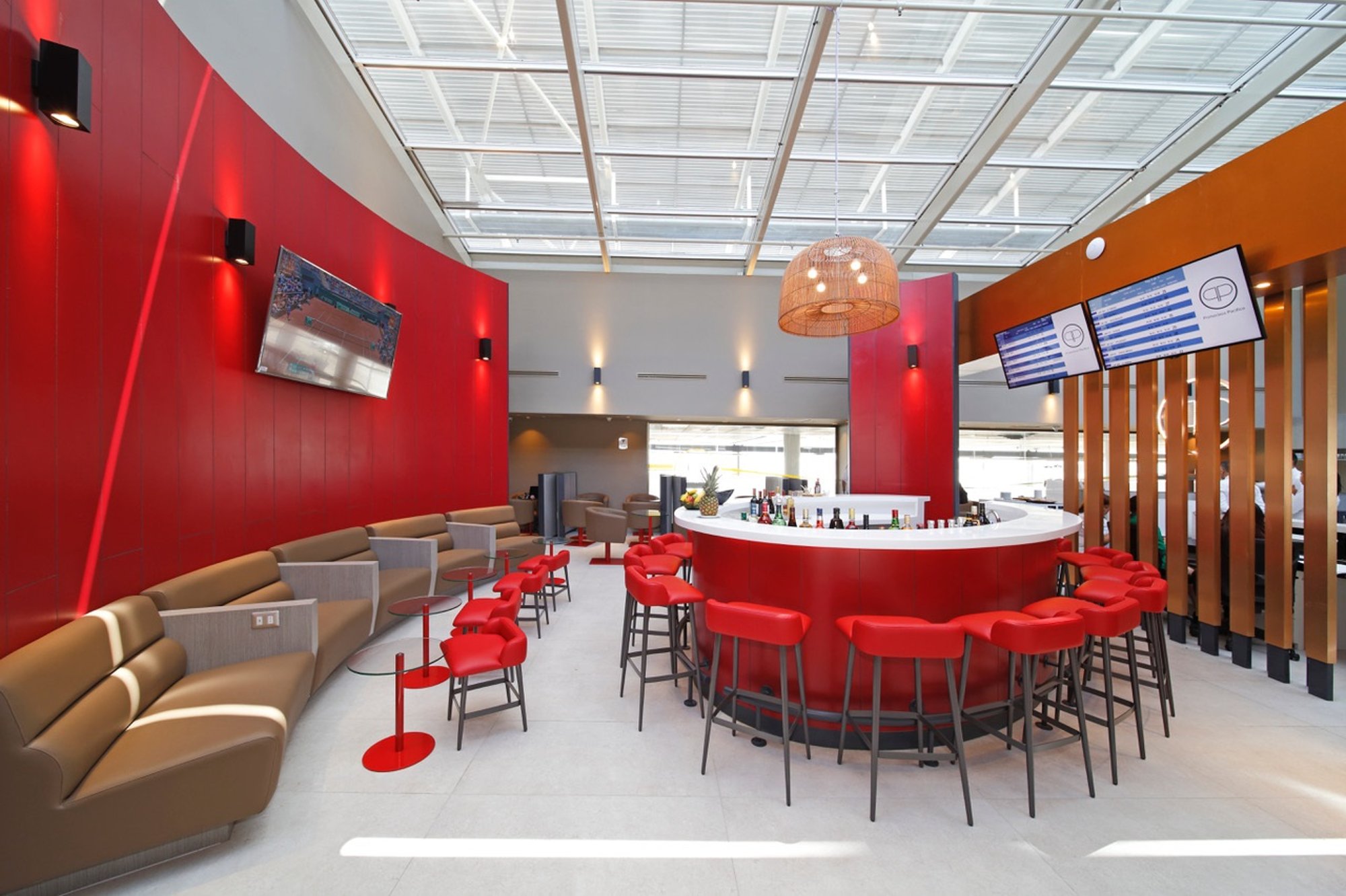 #2 of 5 images of Primeclass Condor Lounge