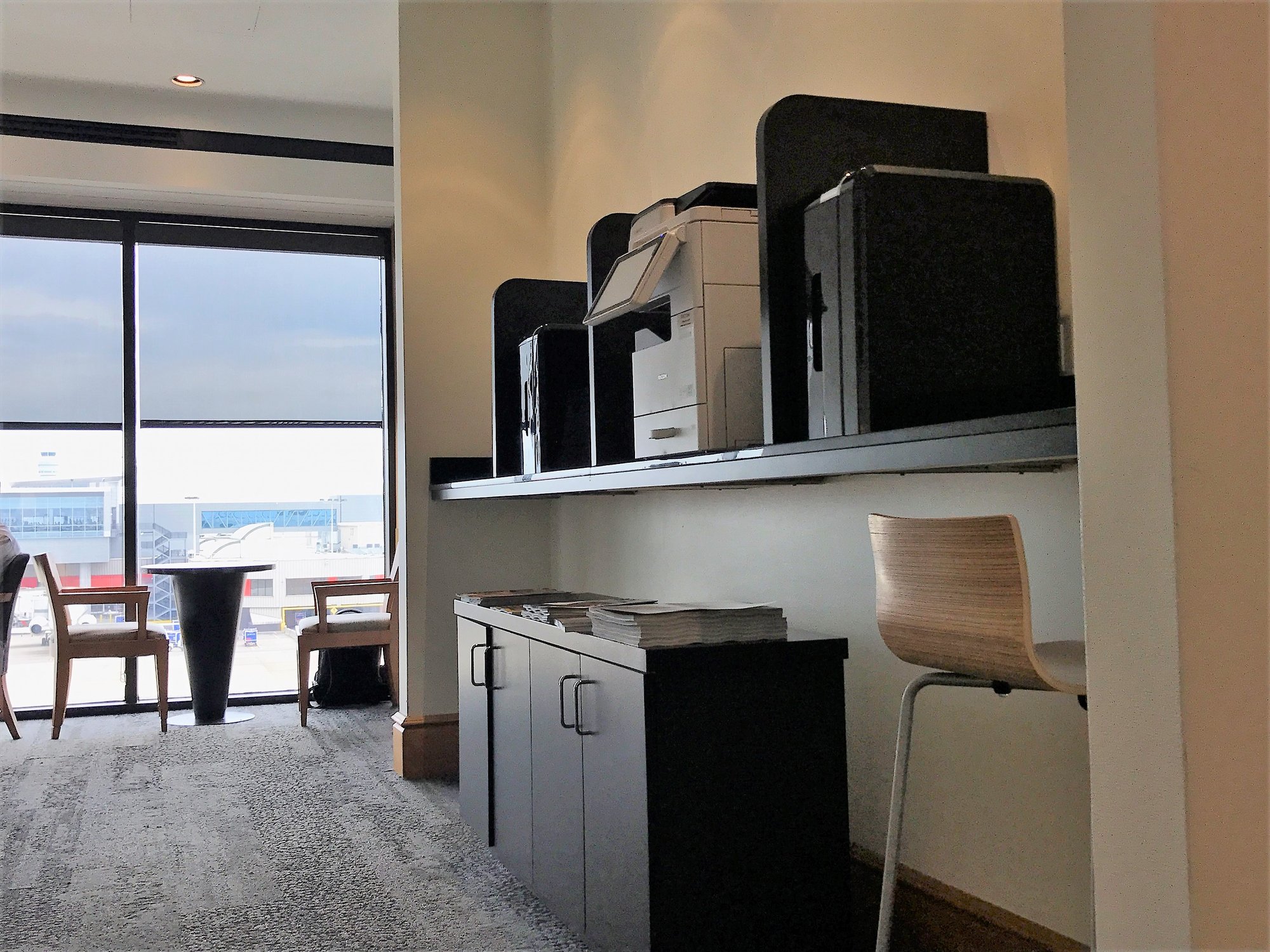 #4 of 5 images of Delta Sky Club