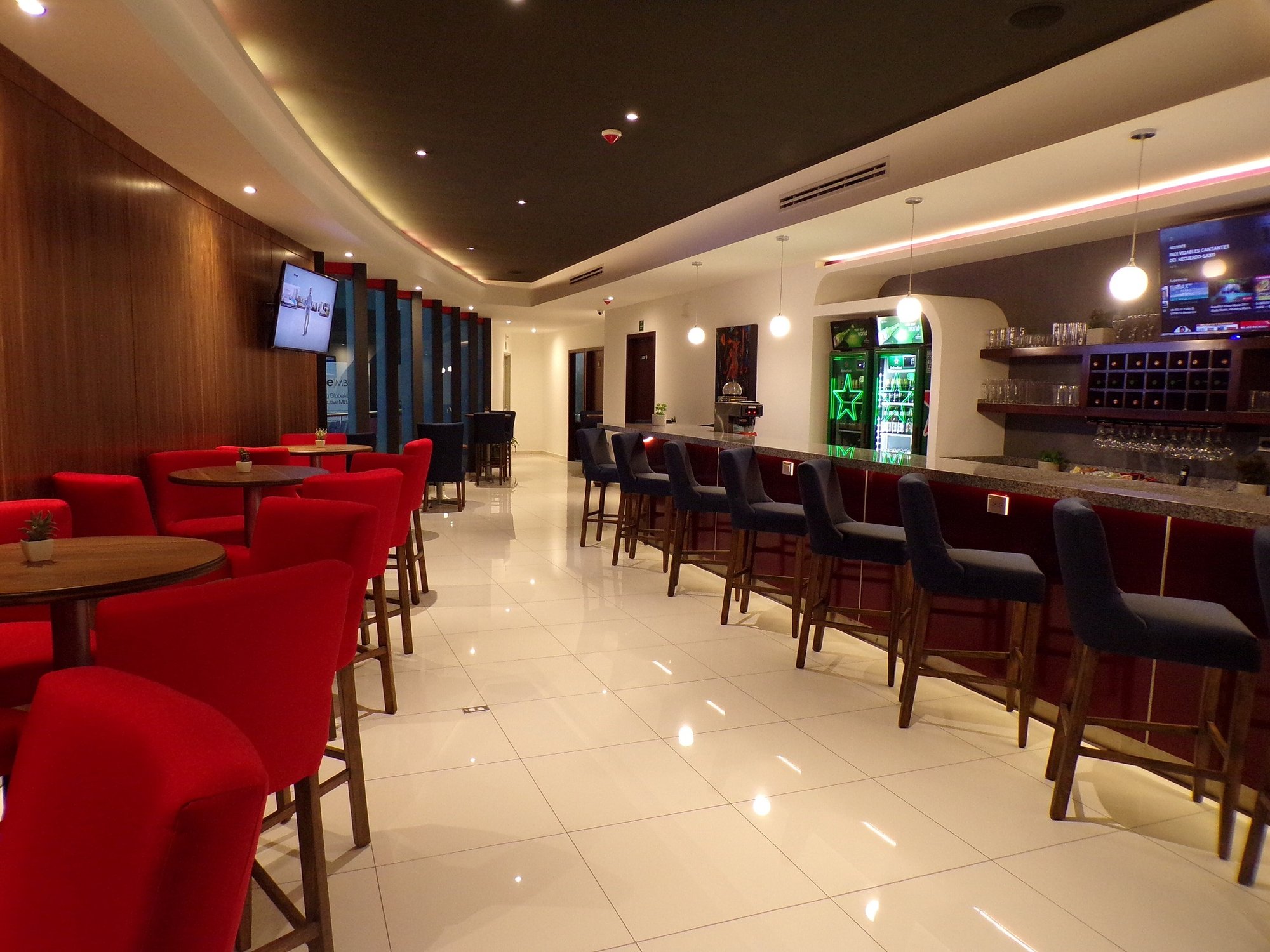 #5 of 5 images of OMA Premium Lounge