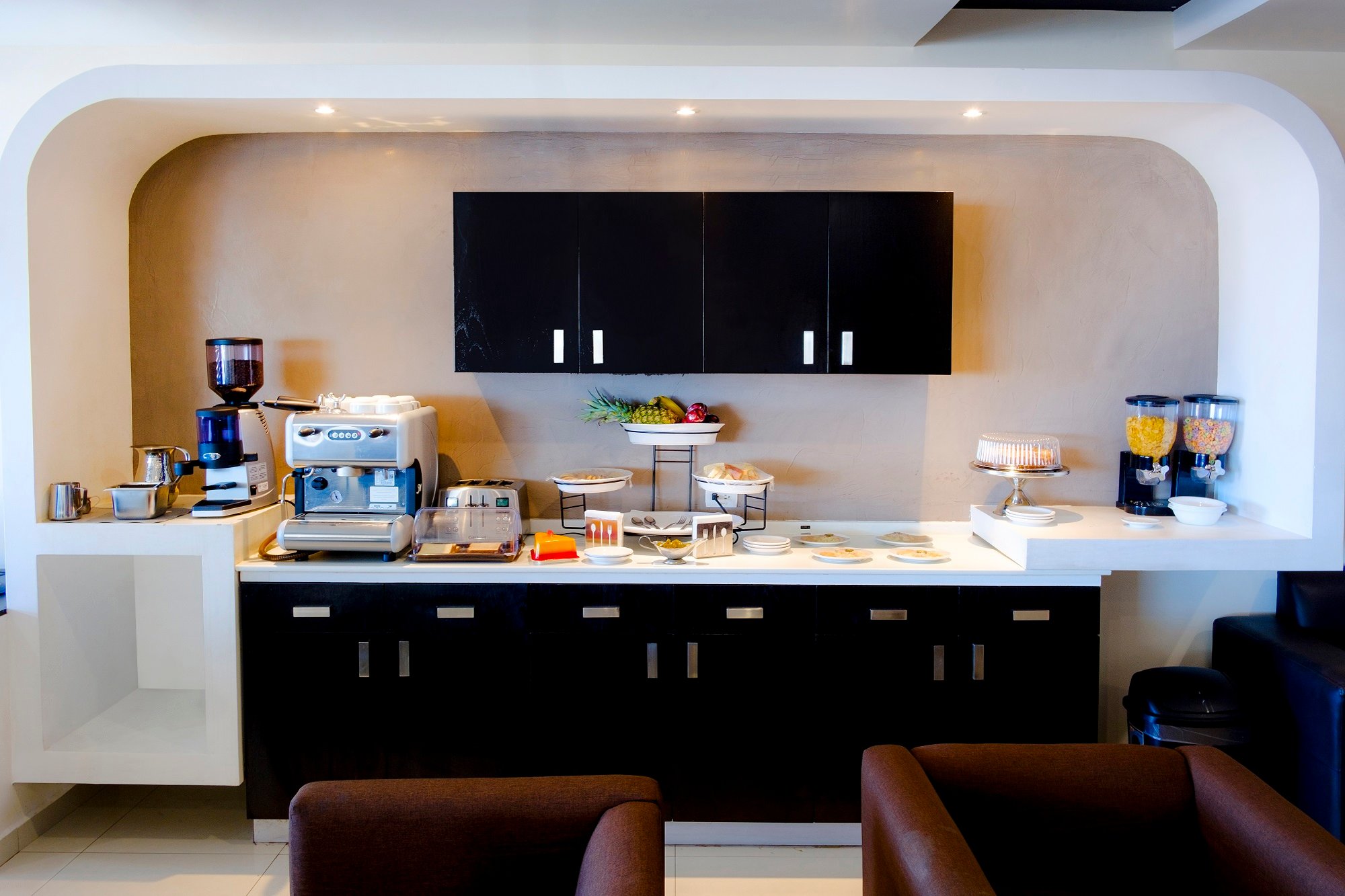 #2 of 5 images of OMA Premium Lounge