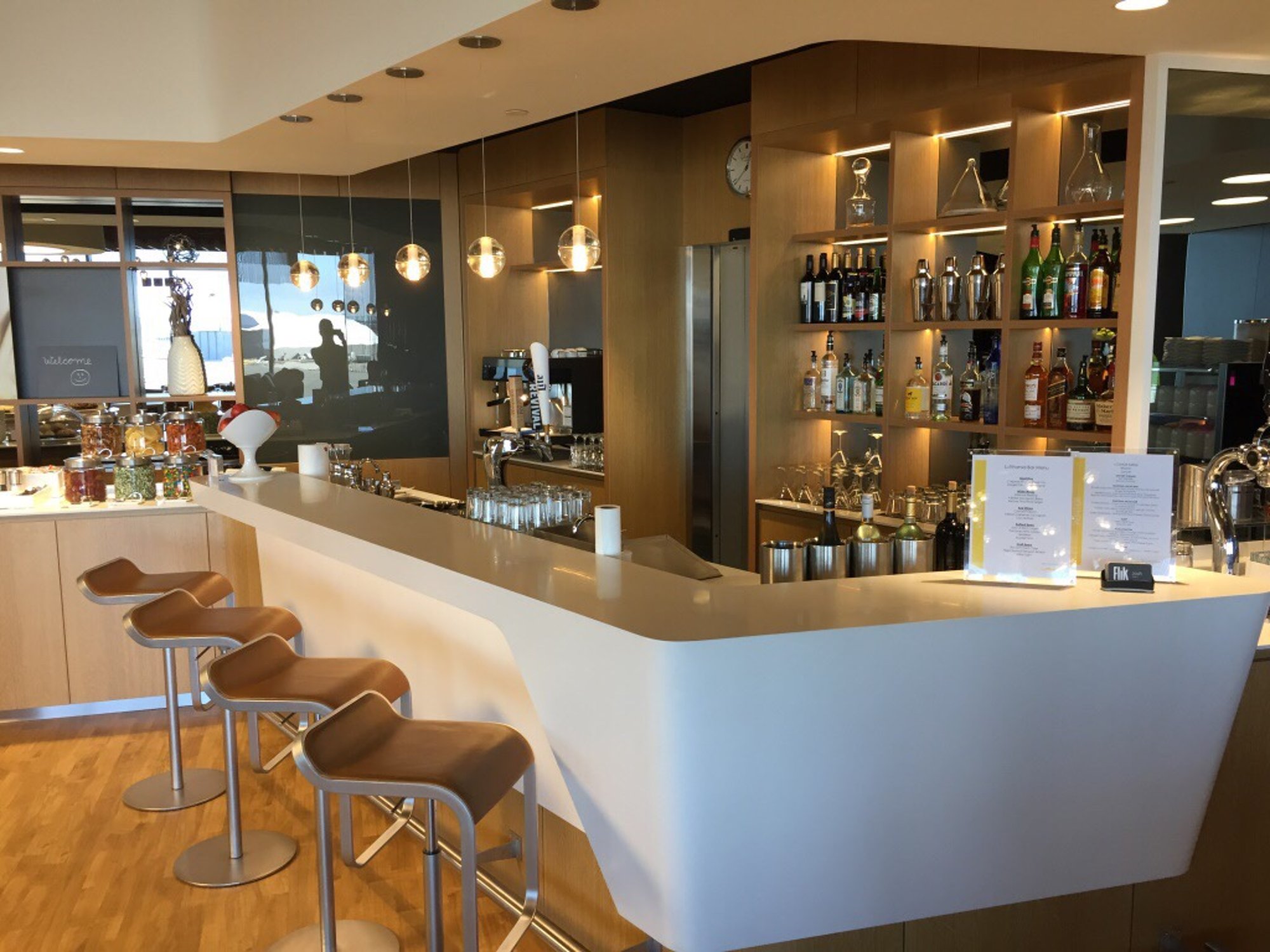 #1 of 5 images of Lufthansa Lounge