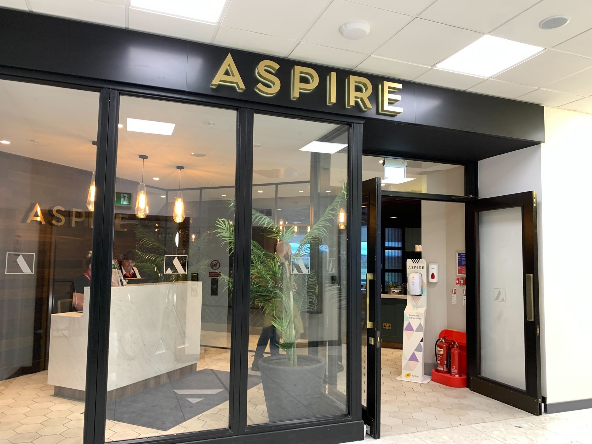 #1 of 1 images of Aspire Lounge (Gate 16)