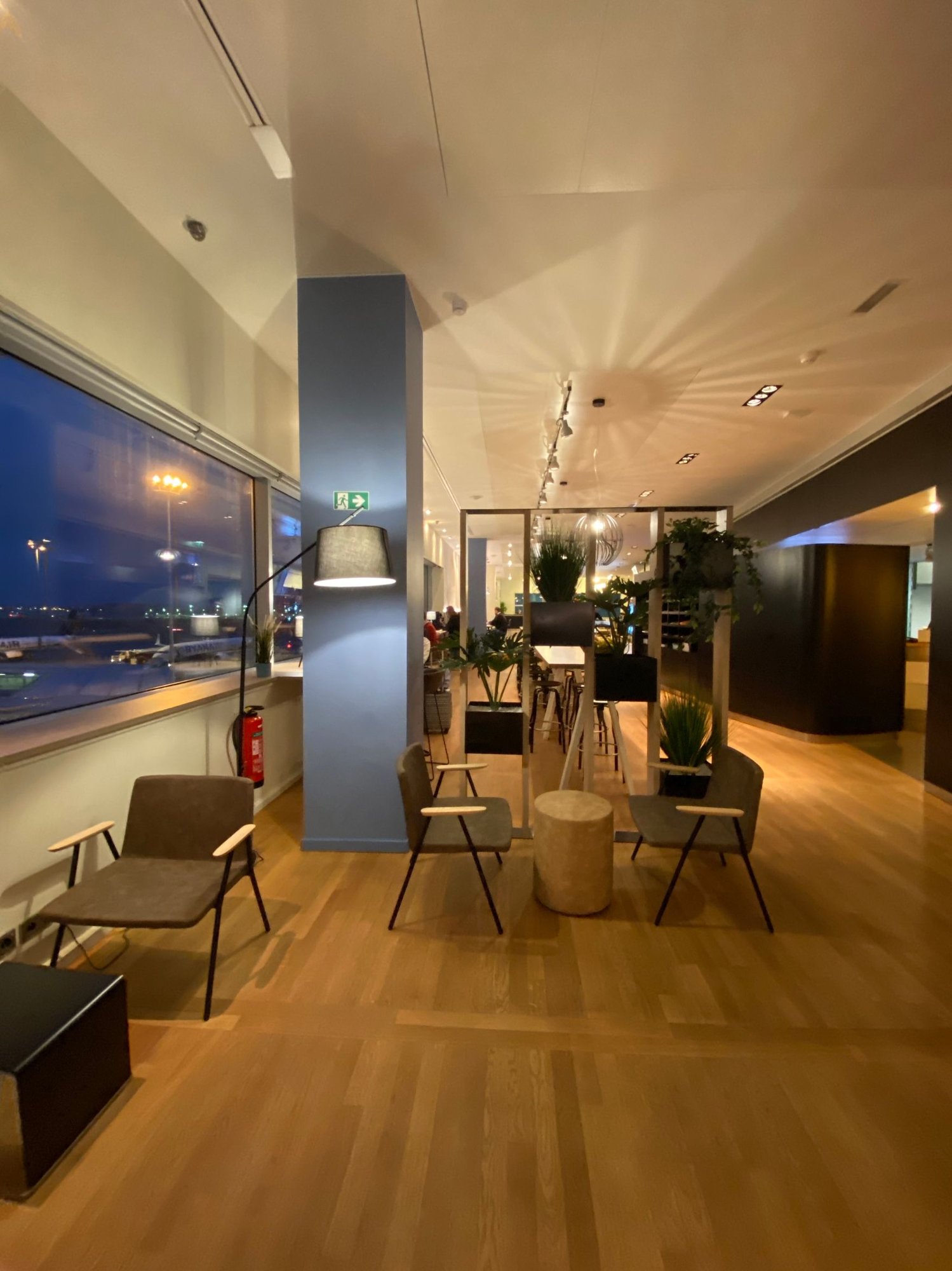 #3 of 5 images of Diamond Lounge