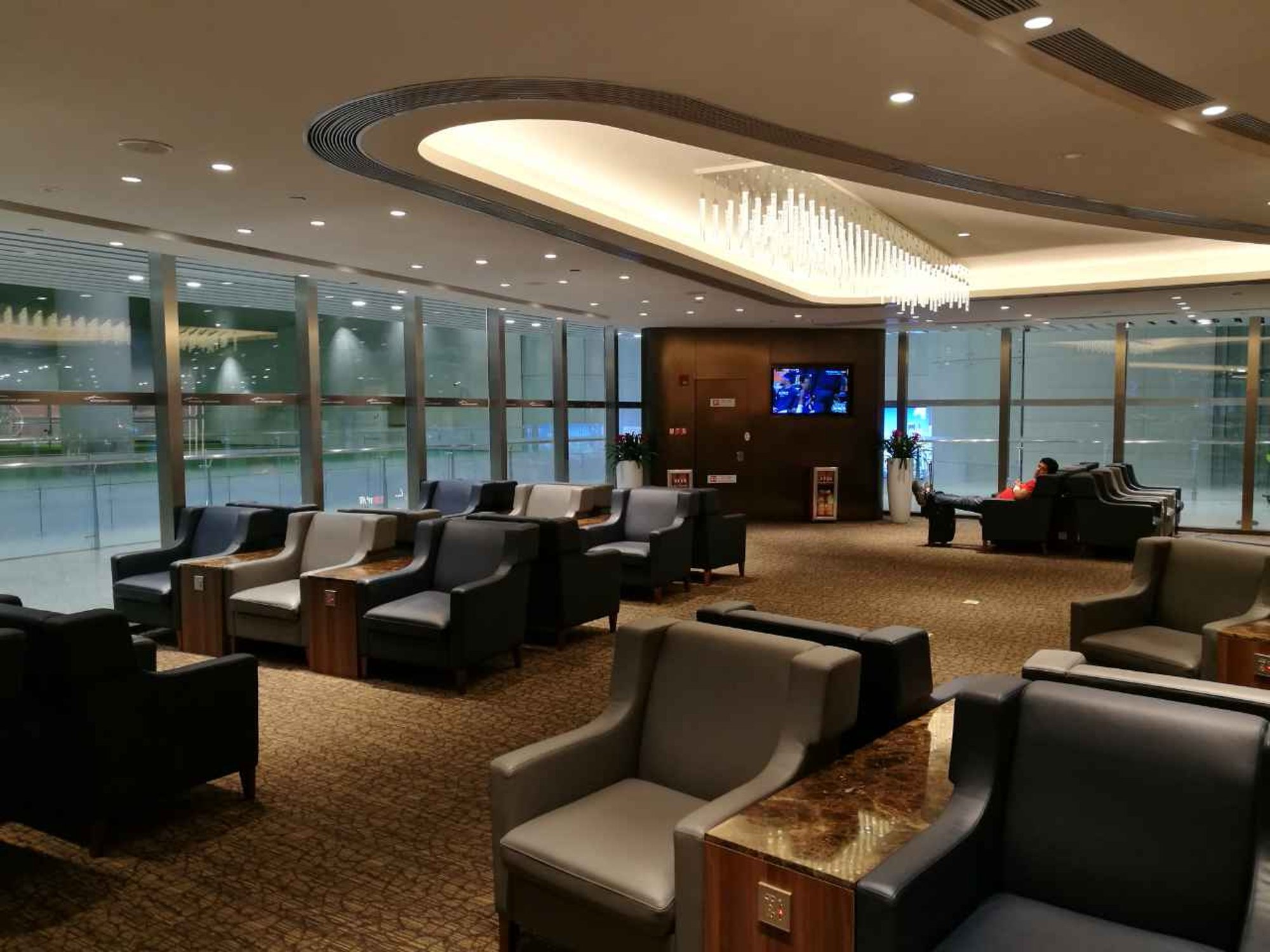 #4 of 5 images of Premium Lounge