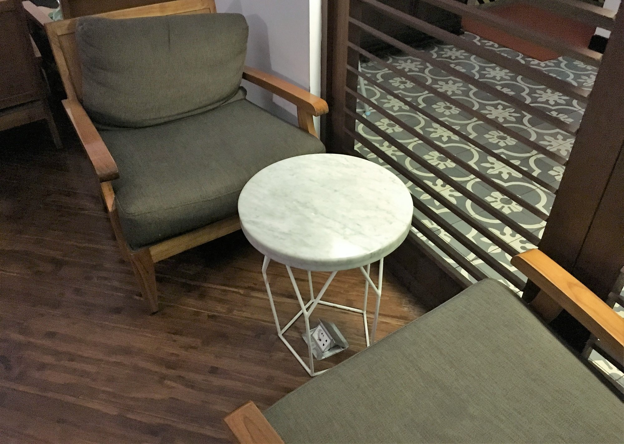 #4 of 5 images of T/G Lounge (Temporarily Closed)