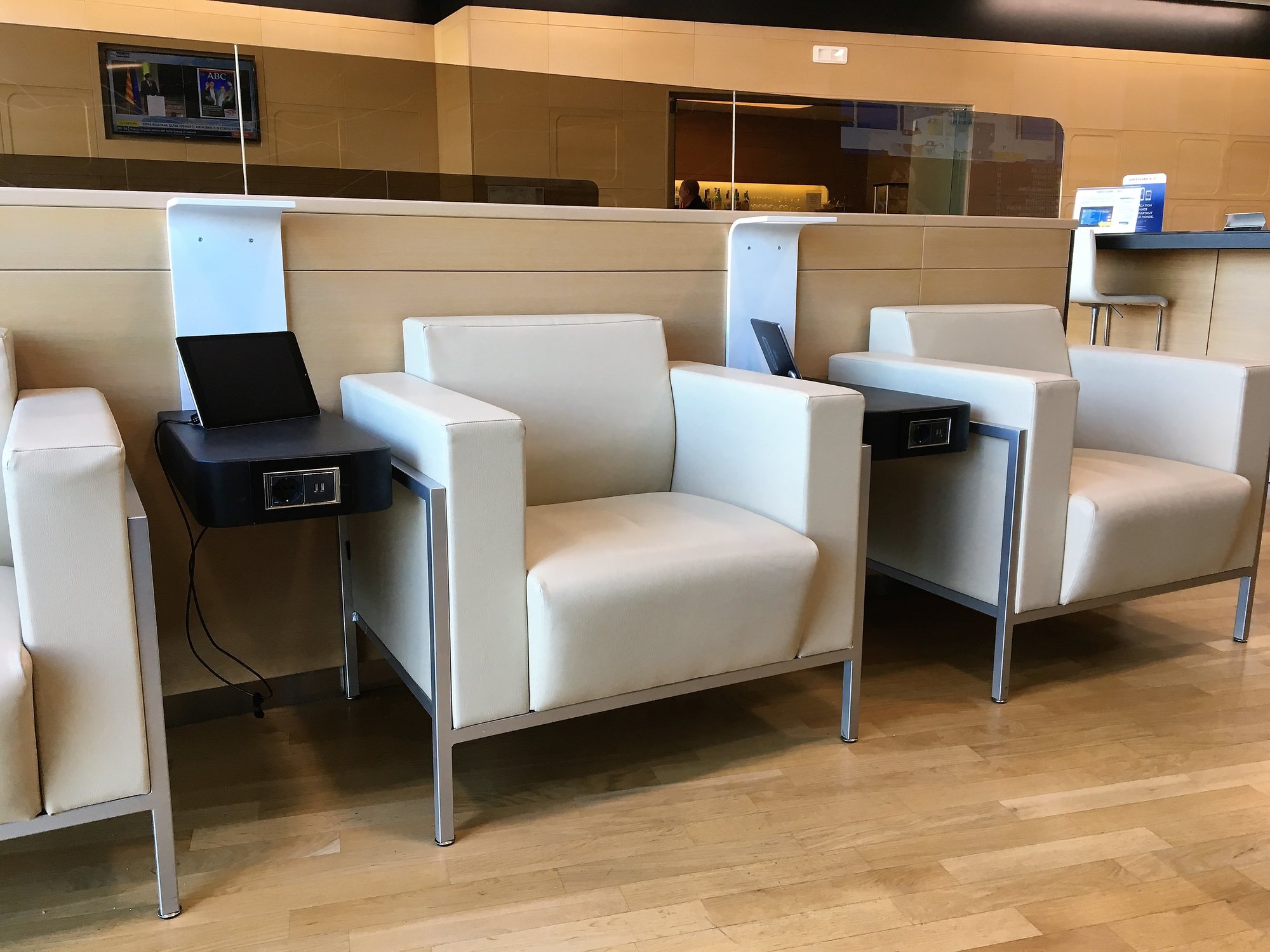 #3 of 5 images of Piemonte Lounge