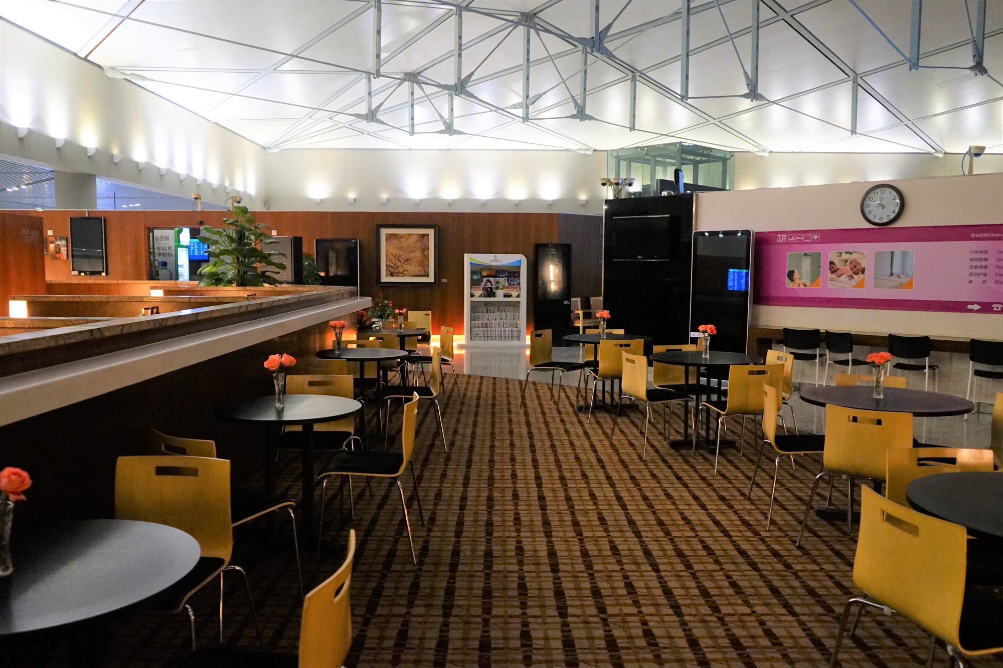 #1 of 5 images of V1 VIP Lounge