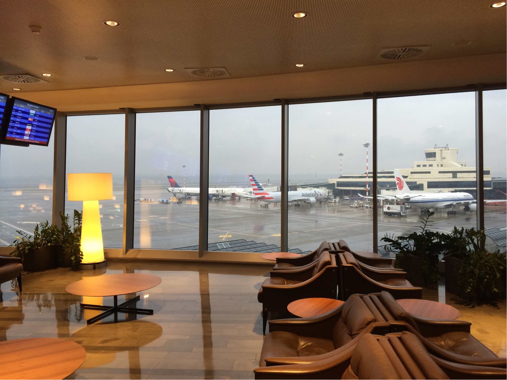 #4 of 5 images of Montale Exclusive Lounge