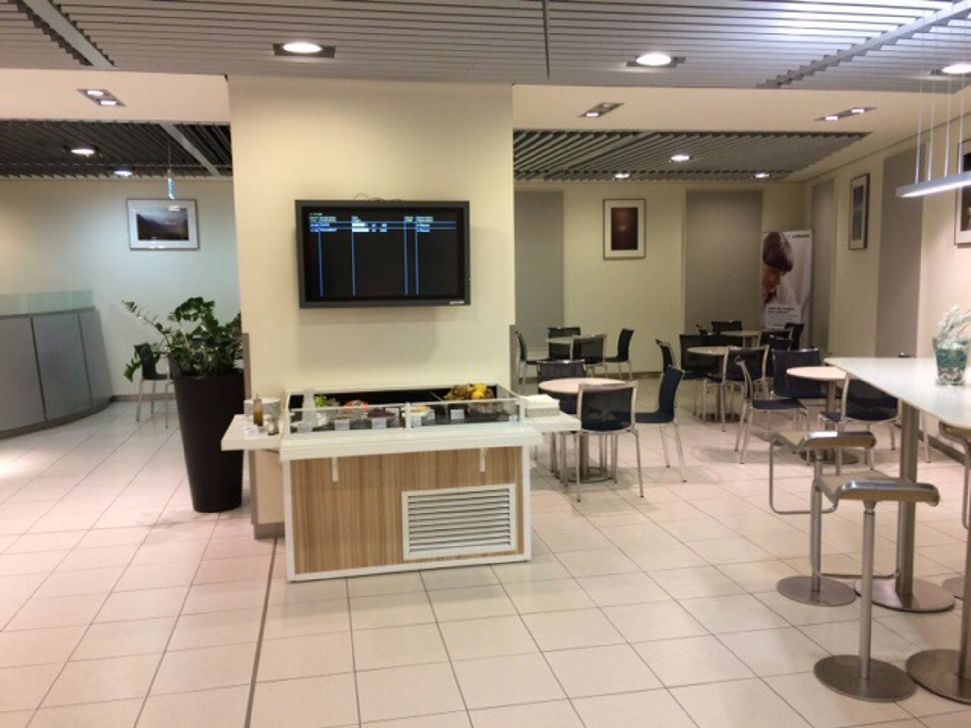 #1 of 5 images of Lufthansa Business Lounge