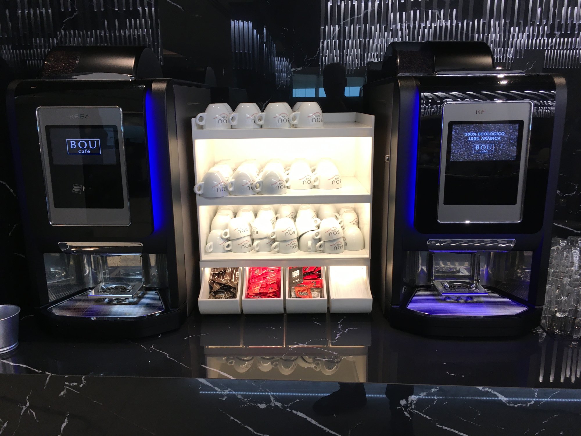 #3 of 5 images of Sala VIP Miro