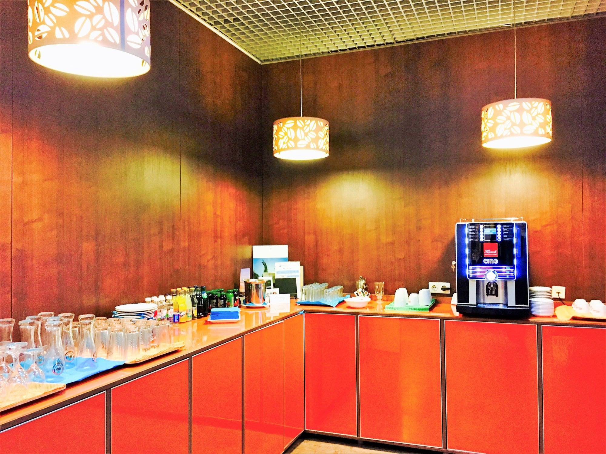 #4 of 5 images of Business Lounge No. 1051