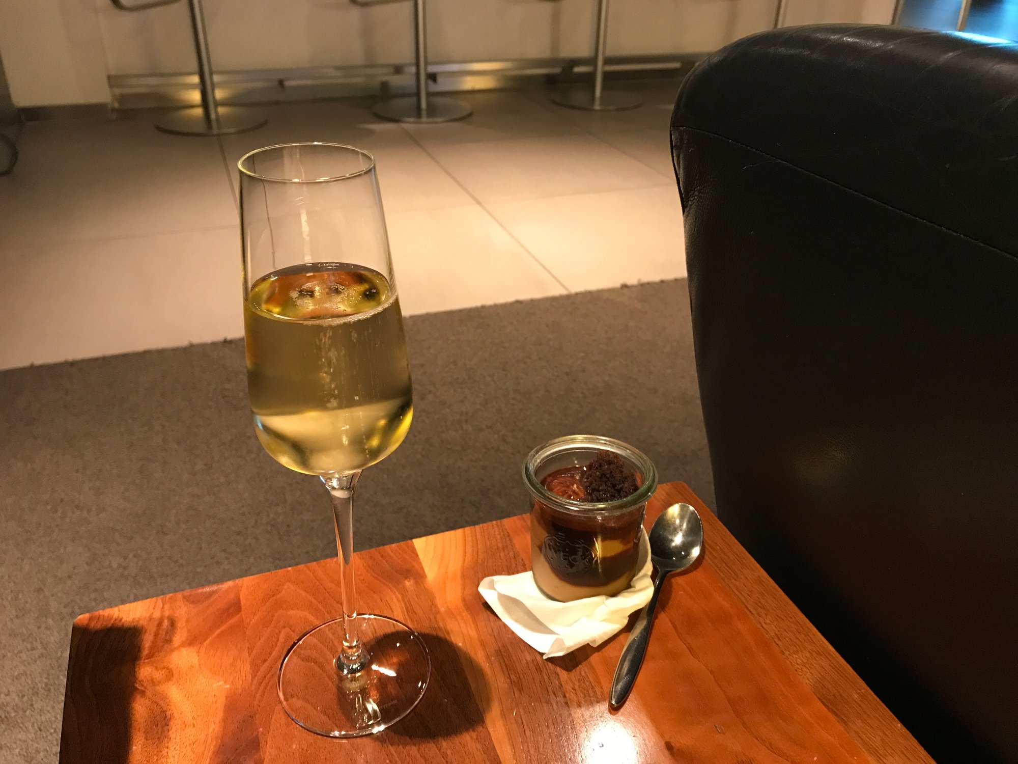 #4 of 5 images of Lufthansa Senator Lounge (Non-Schengen)