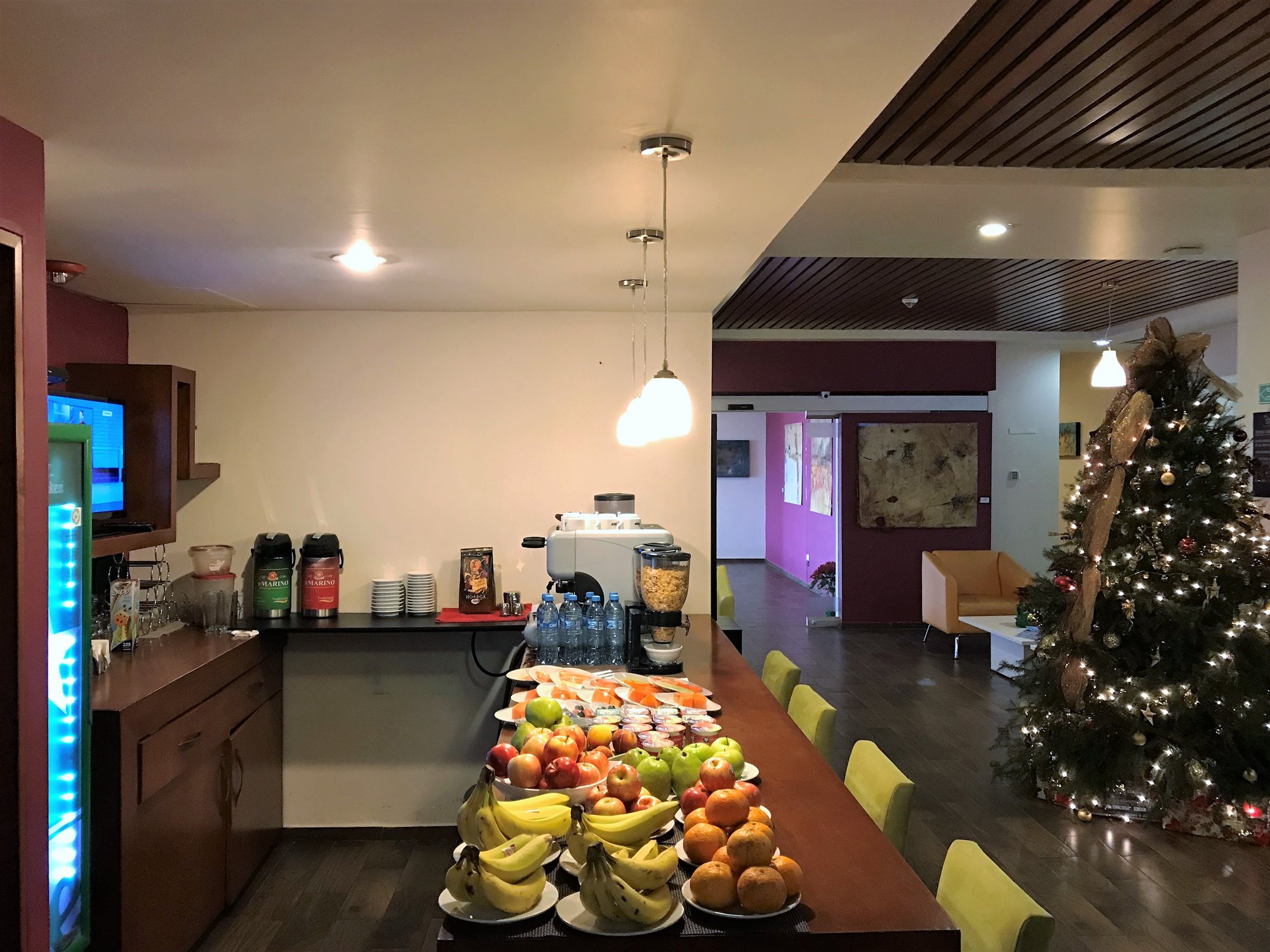 #4 of 5 images of OMA Premium Lounge