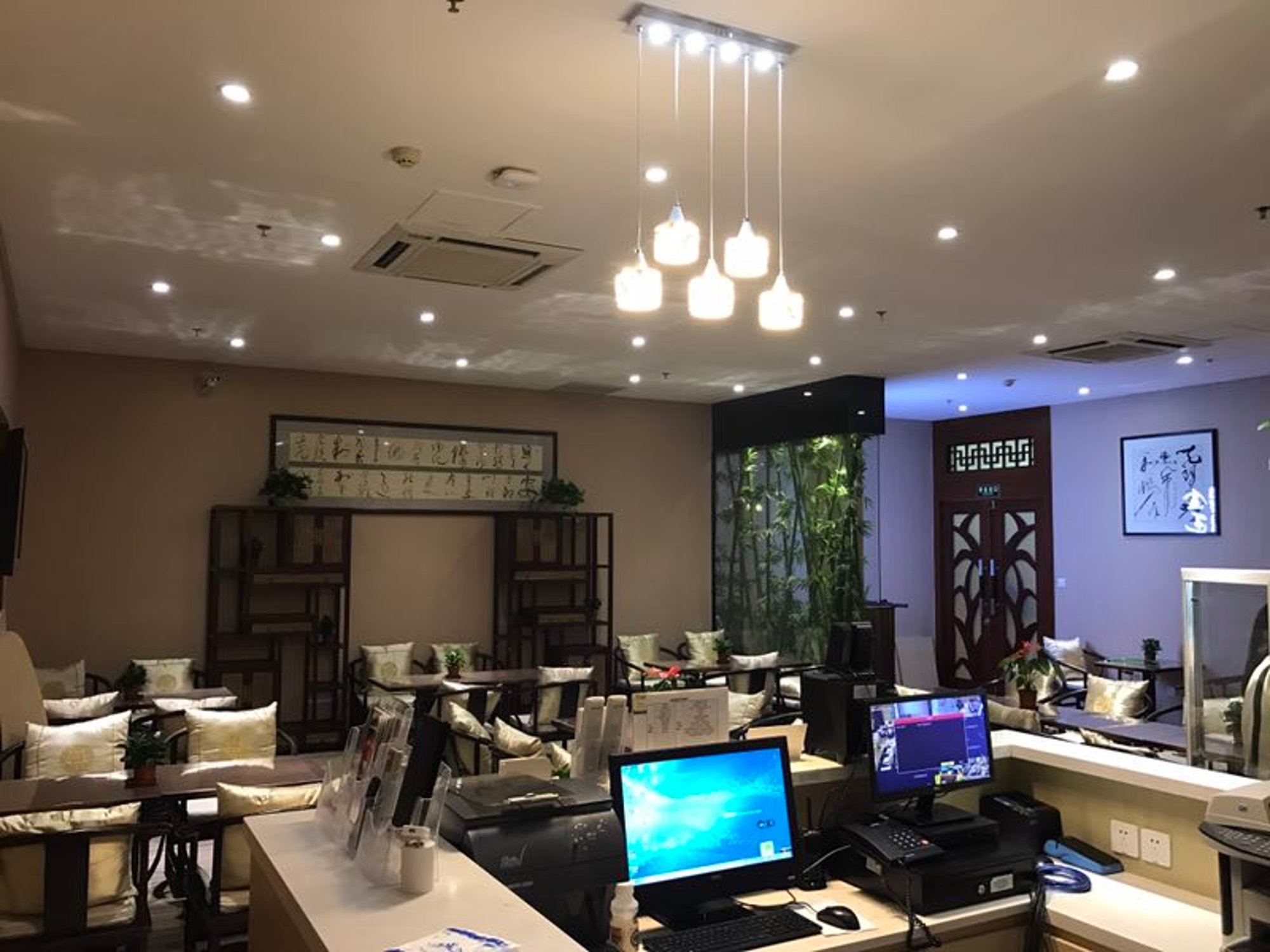 #2 of 5 images of Golden Century VIP Lounge (Temporarily Closed)