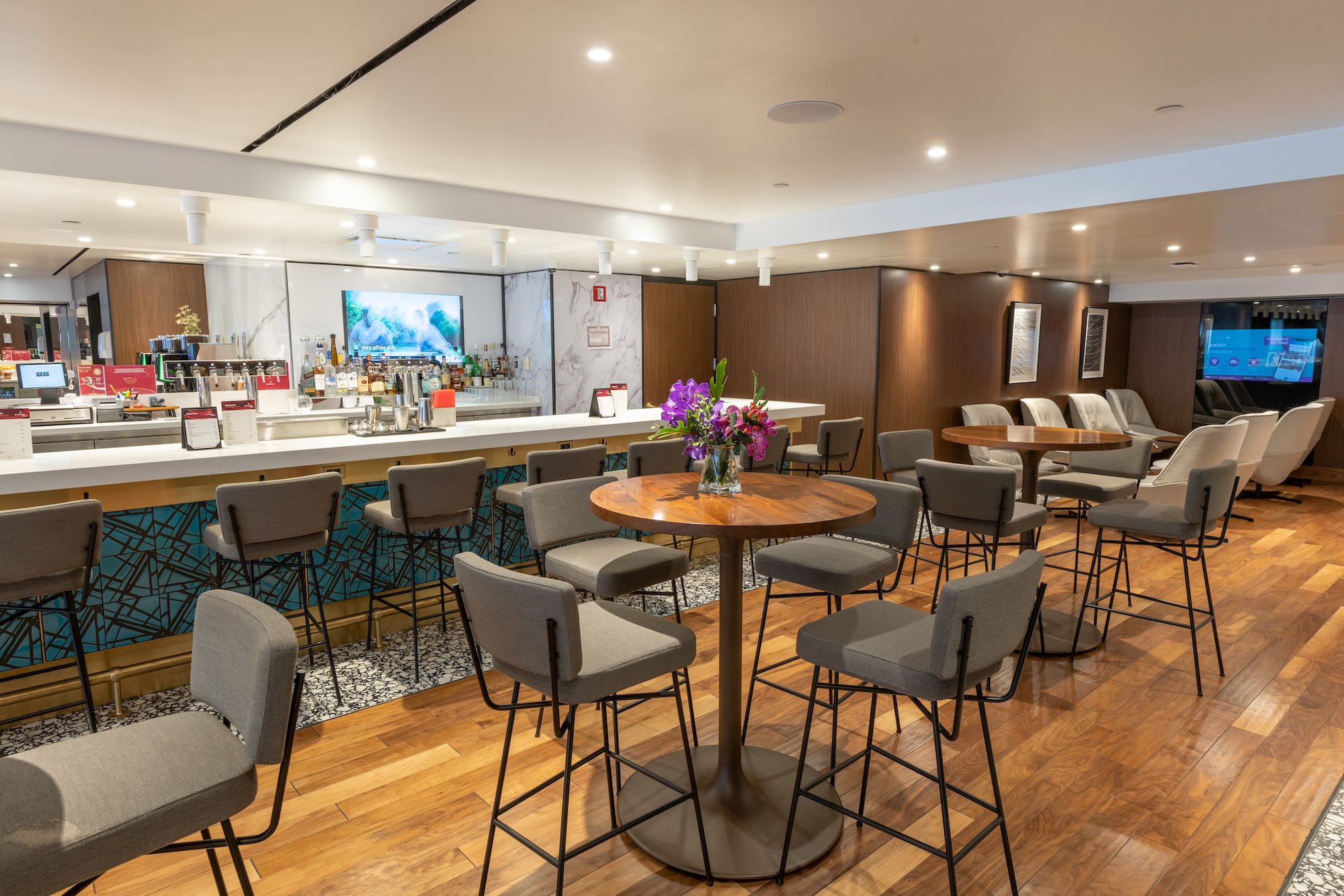 #1 of 5 images of Primeclass Lounge