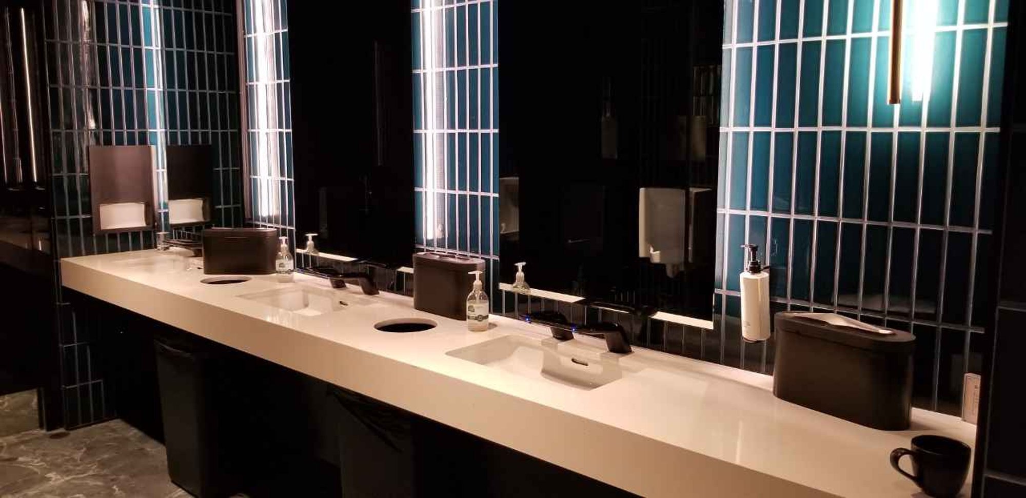 #2 of 5 images of Chase Sapphire Lounge by The Club