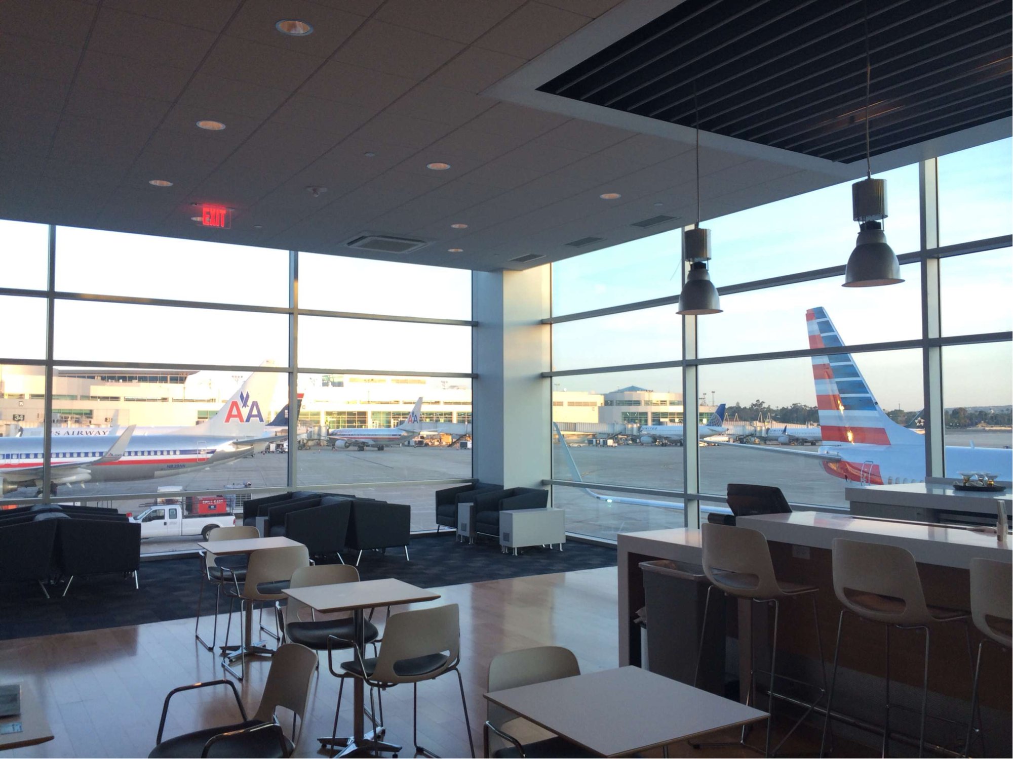 #2 of 5 images of Aspire Lounge